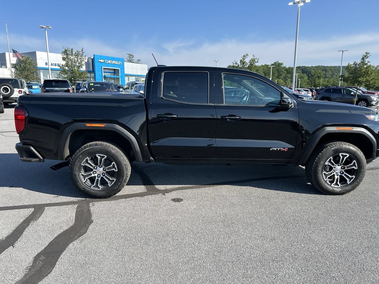 2023 GMC Canyon 4WD AT4