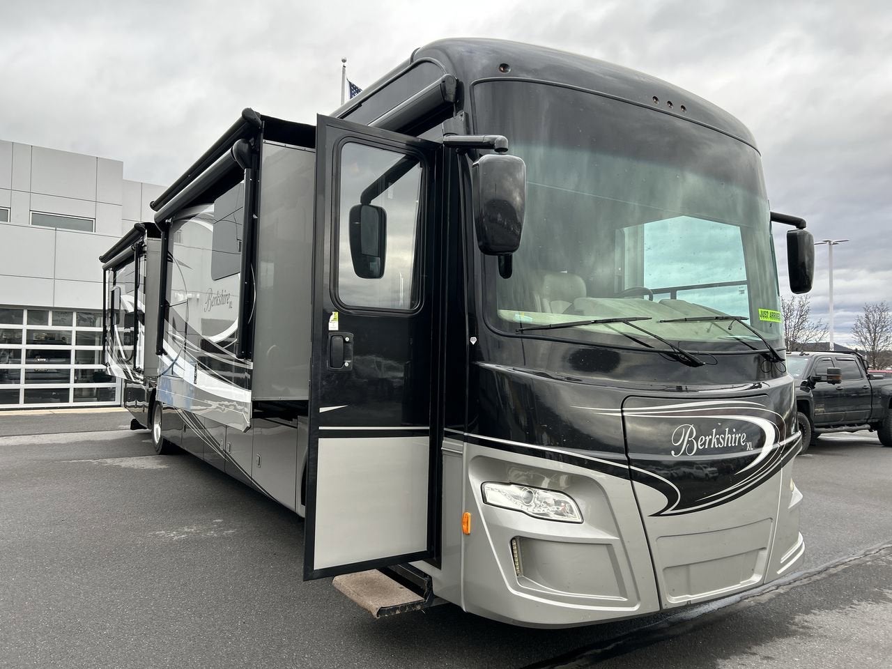 2015 FOREST RIVER BERKSHIRE XL 40BH
