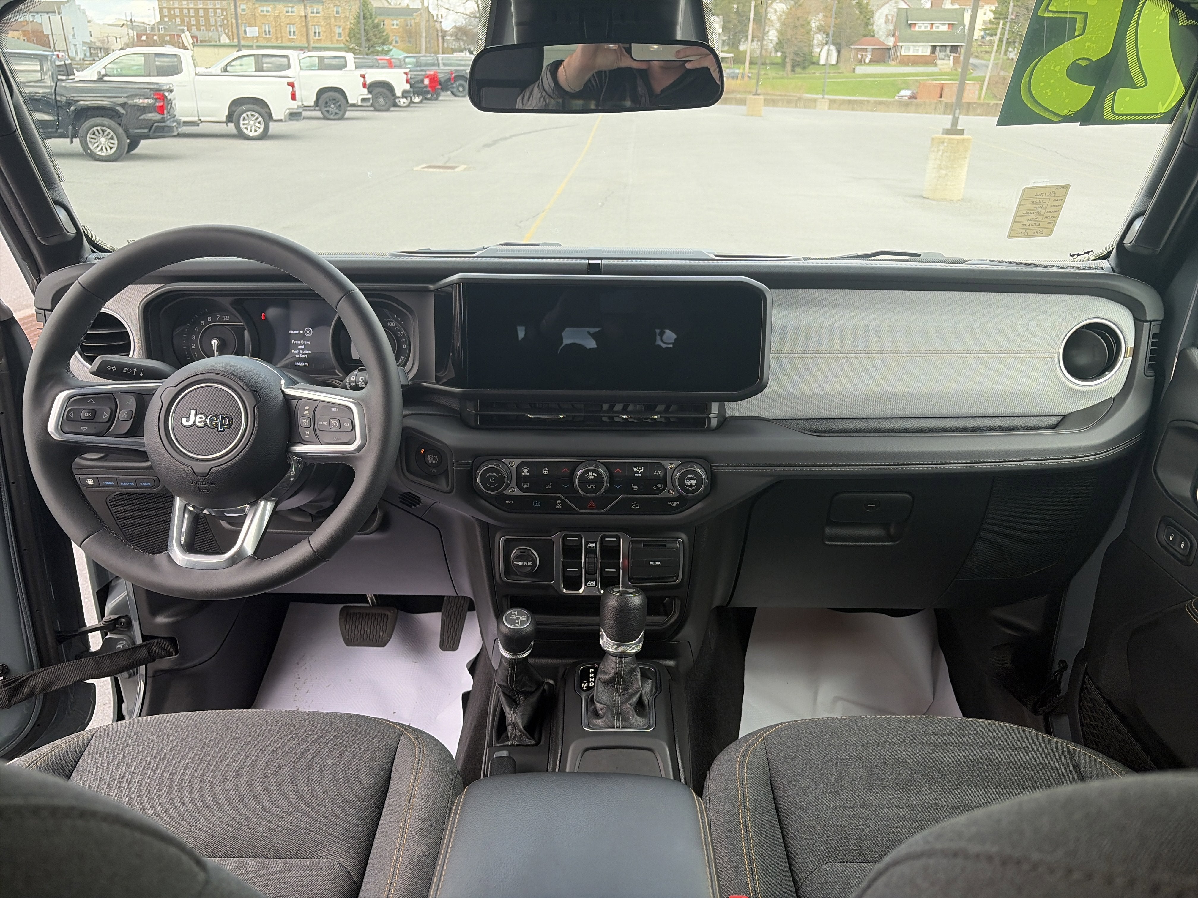 2025 Jeep Wrangler 4xe Sahara