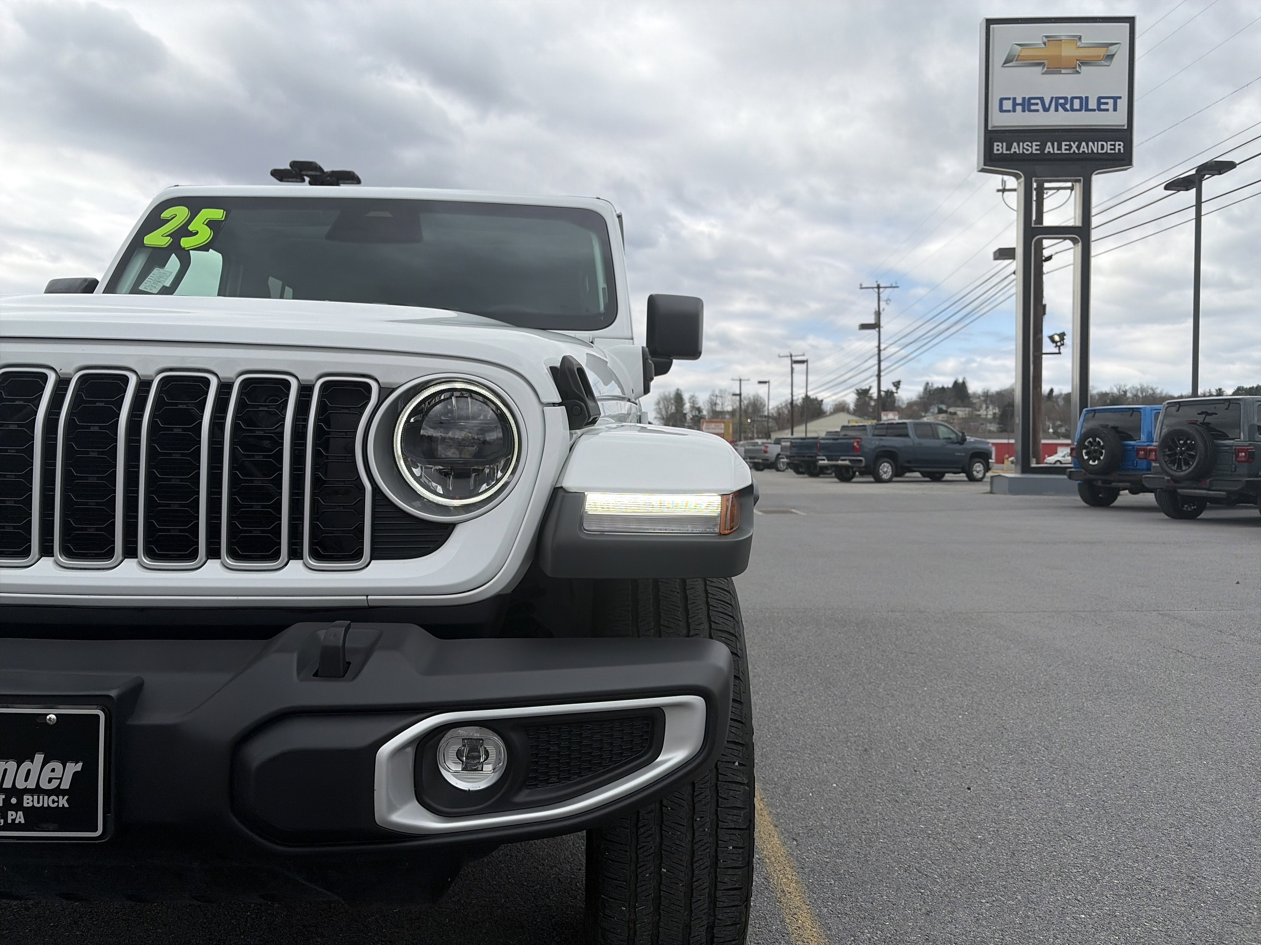 2025 Jeep Wrangler 4xe Sahara