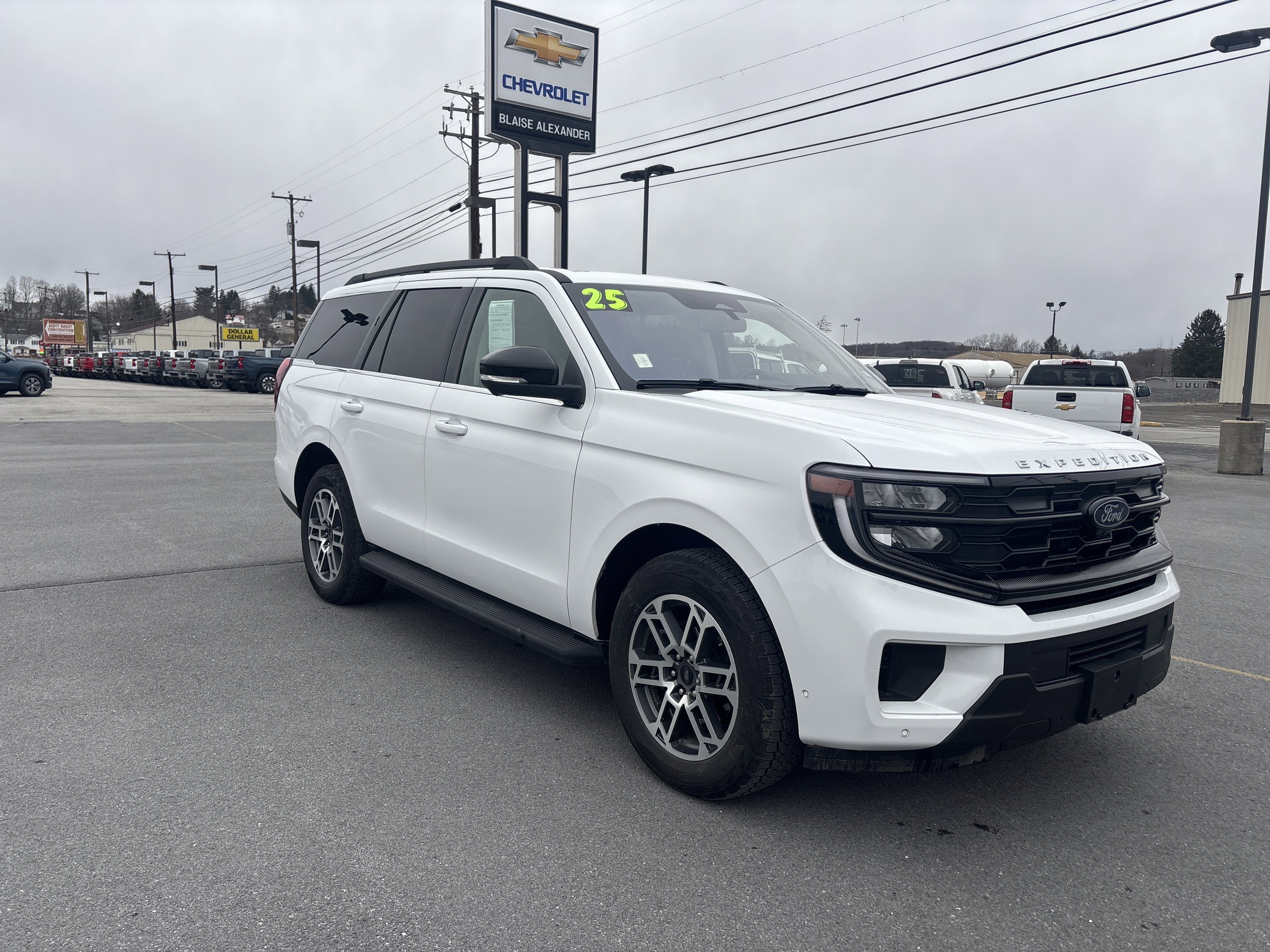 2025 Ford Expedition Active