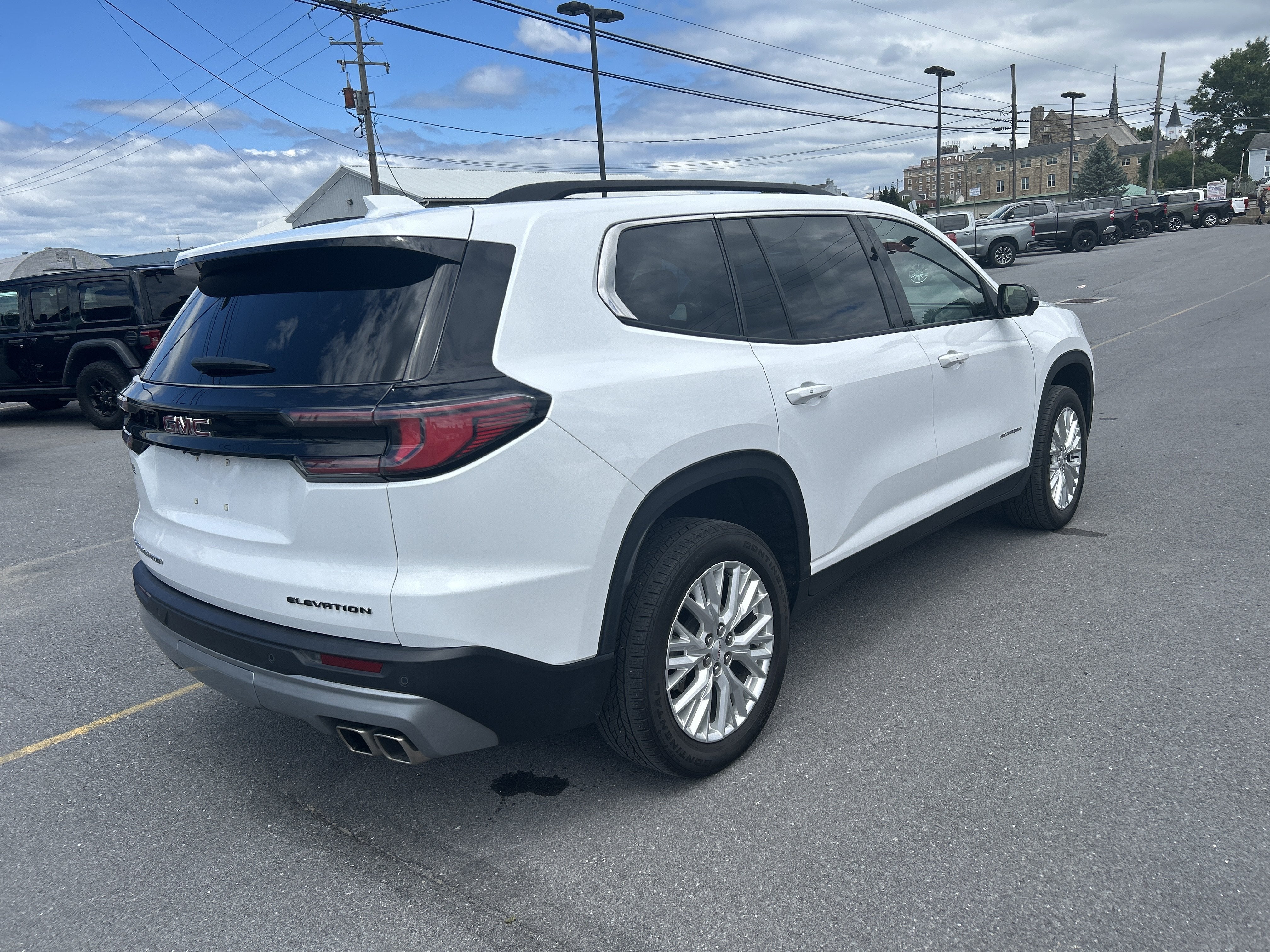 2024 GMC Acadia Elevation