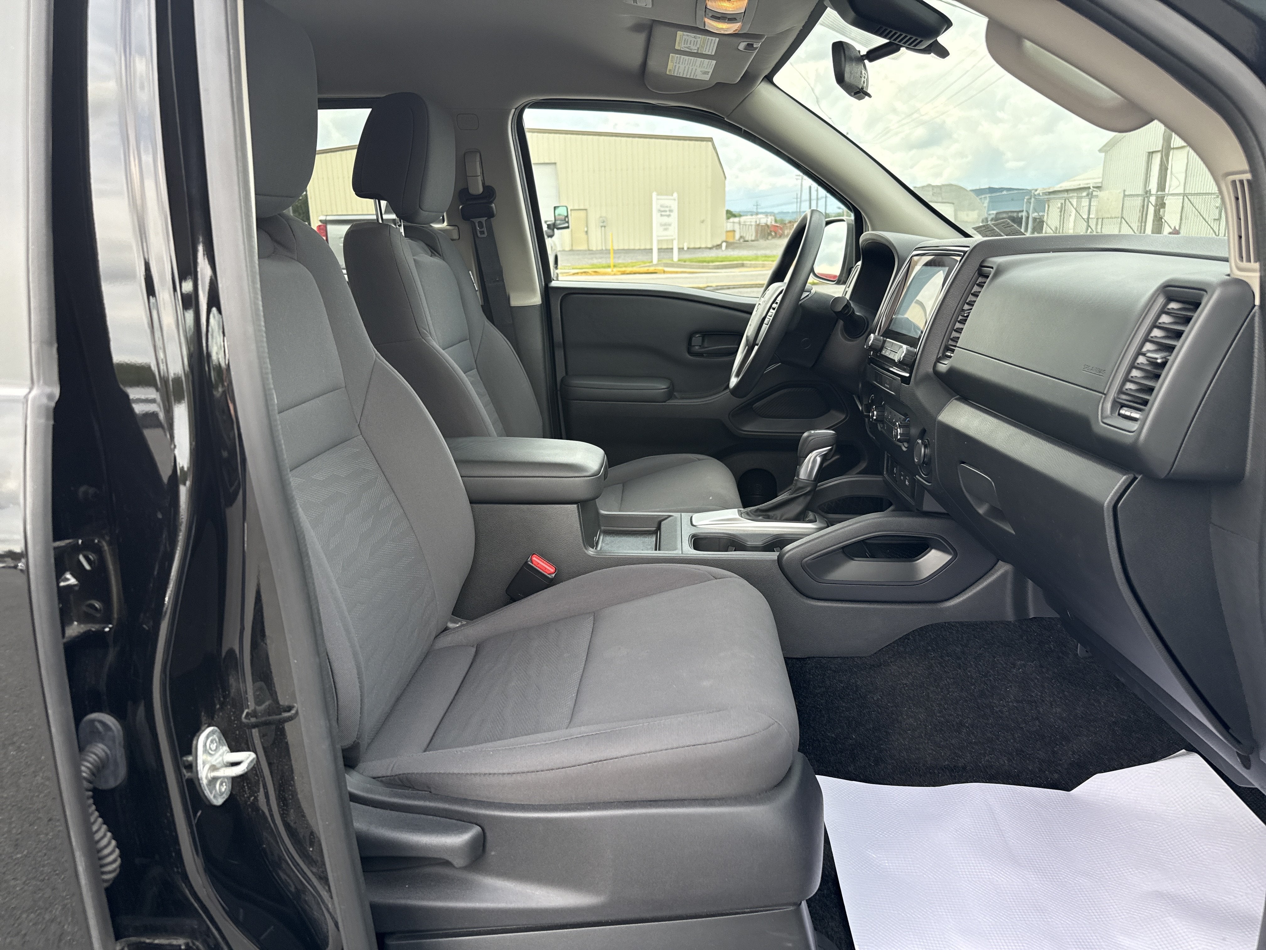2022 Nissan Frontier S