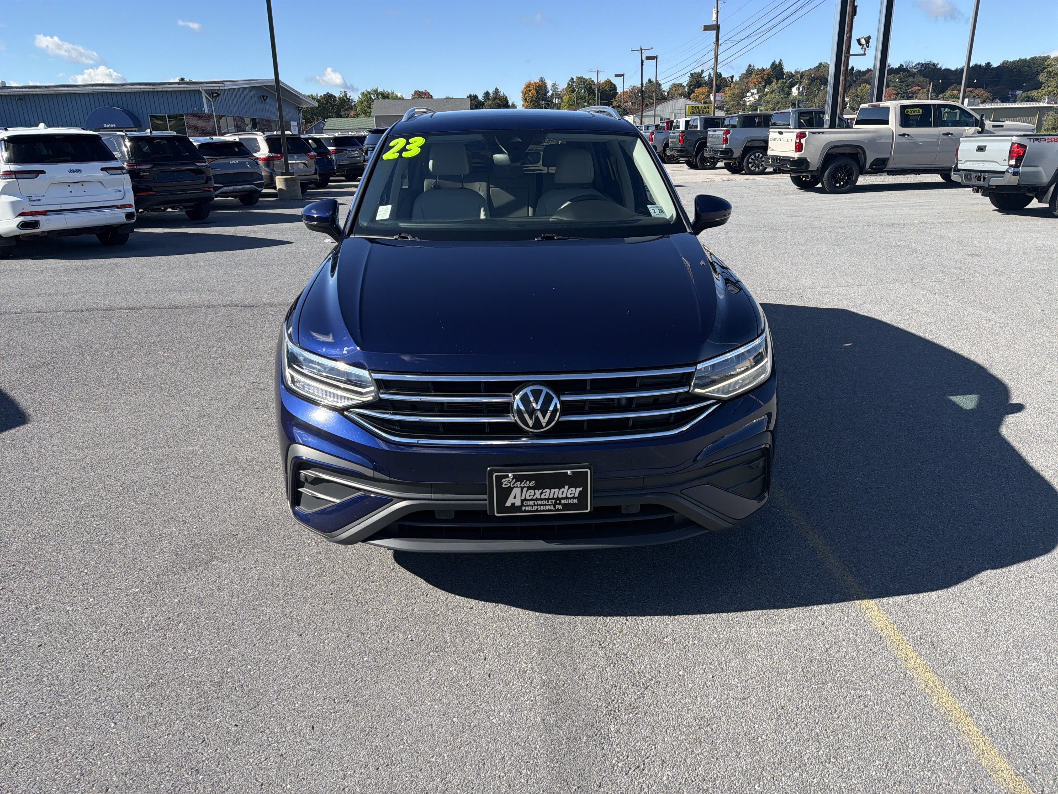 2023 Volkswagen Tiguan SE