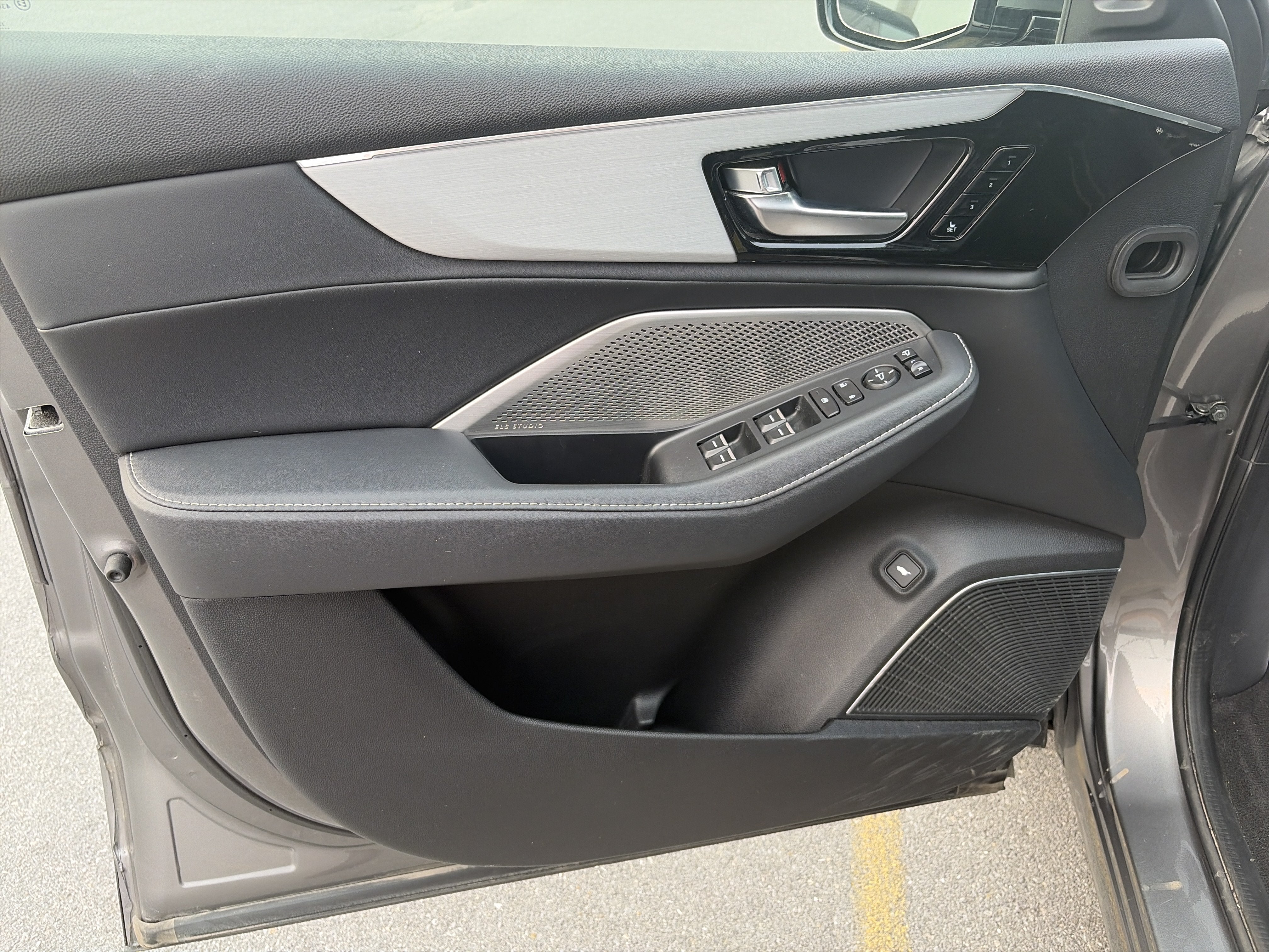 2023 Acura MDX w/Technology Package