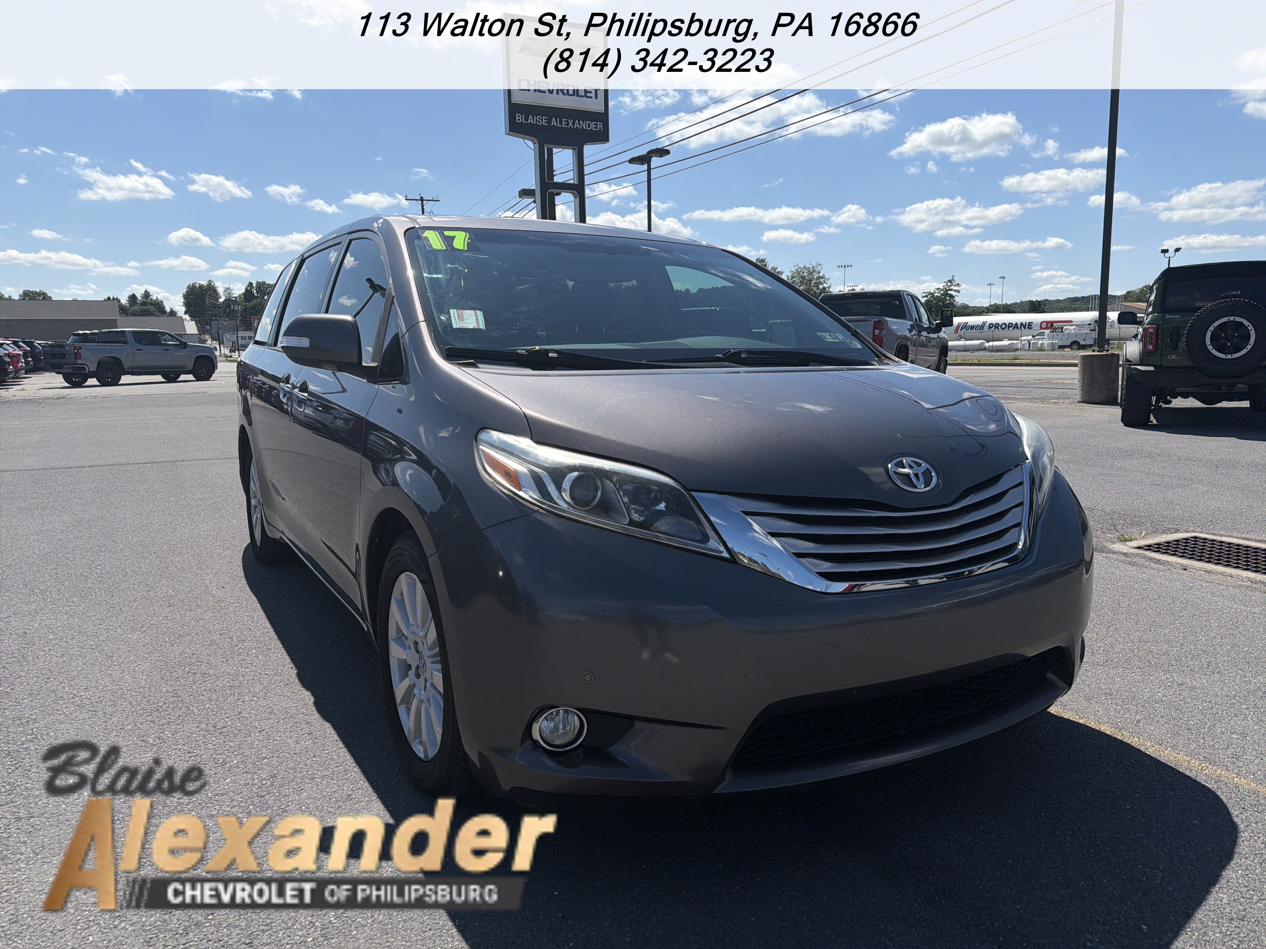 2017 Toyota Sienna XLE Auto Access Seat