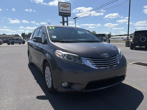 2017 Toyota Sienna XLE Auto Access Seat
