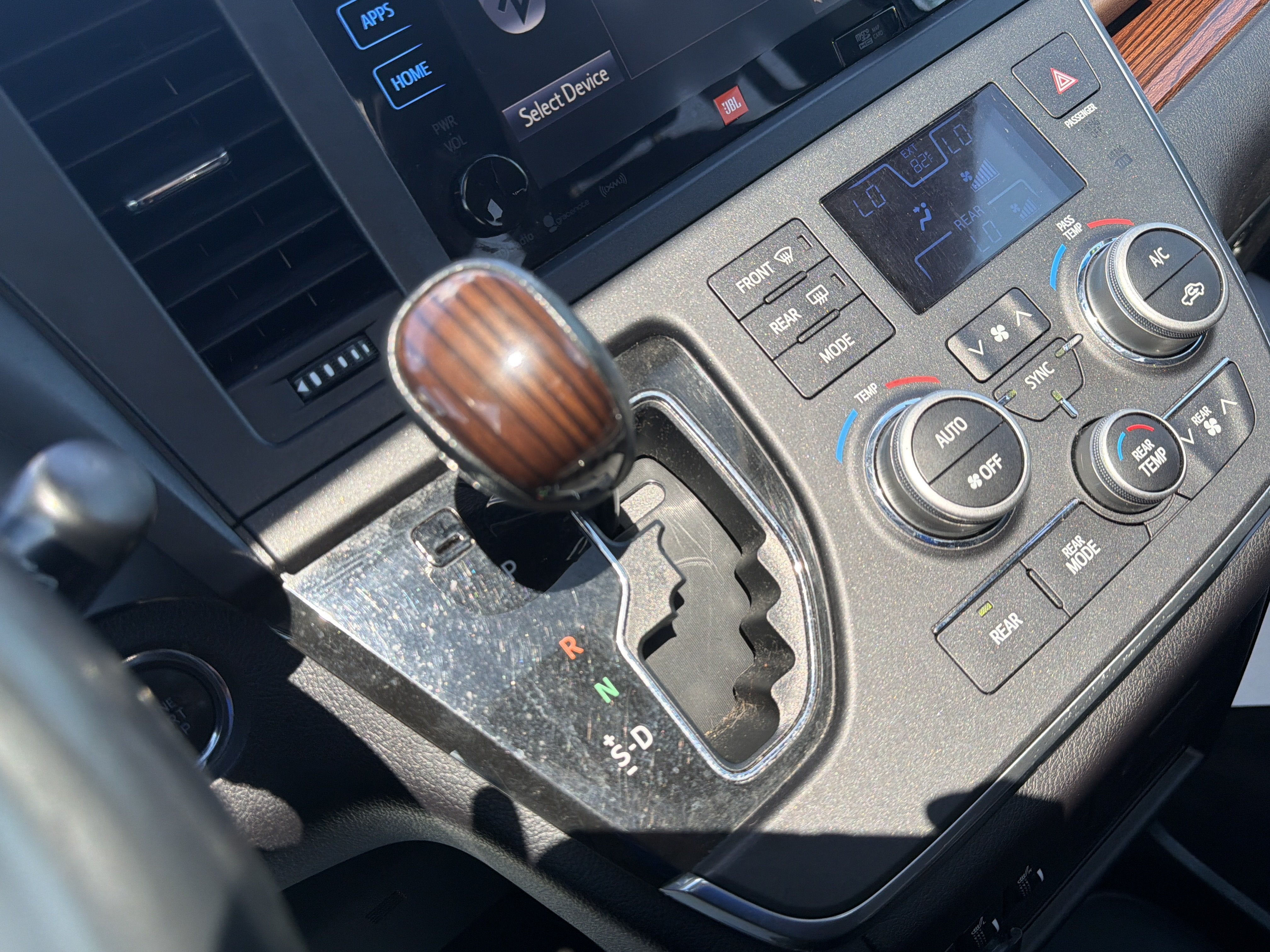 2017 Toyota Sienna XLE Auto Access Seat