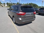 2017 Toyota Sienna XLE Auto Access Seat