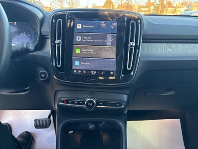 2025 Volvo XC40 Core Bright Theme