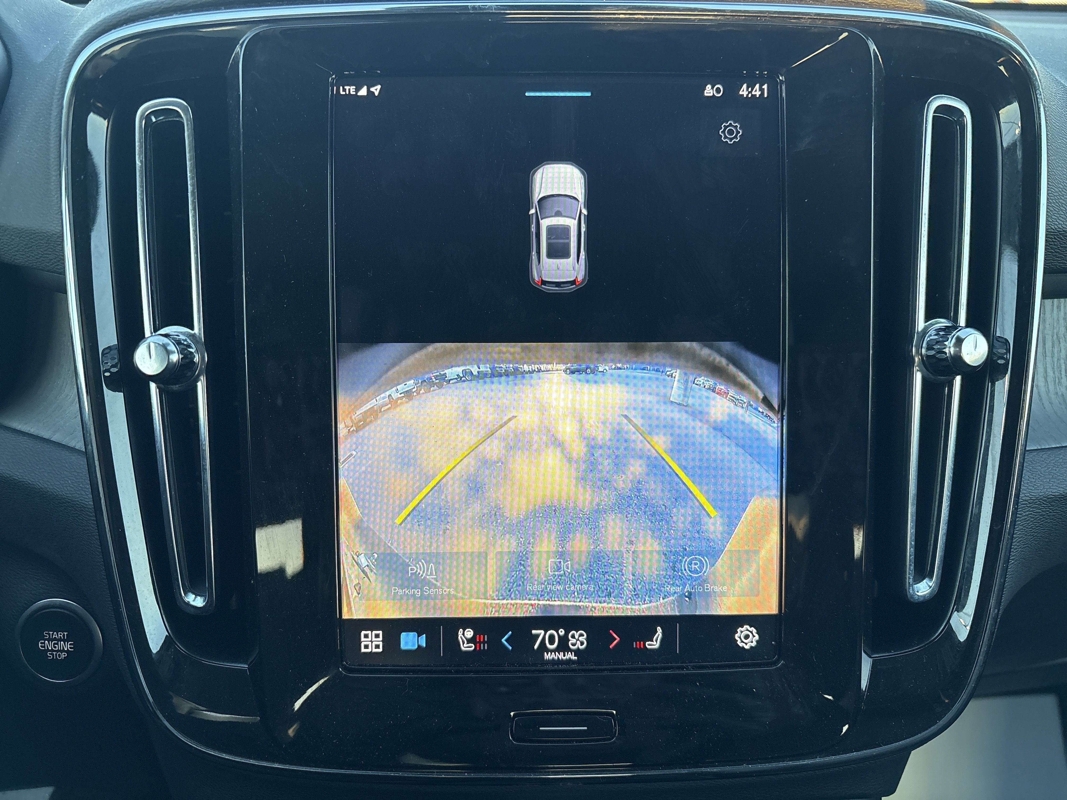 2025 Volvo XC40 Core Bright Theme