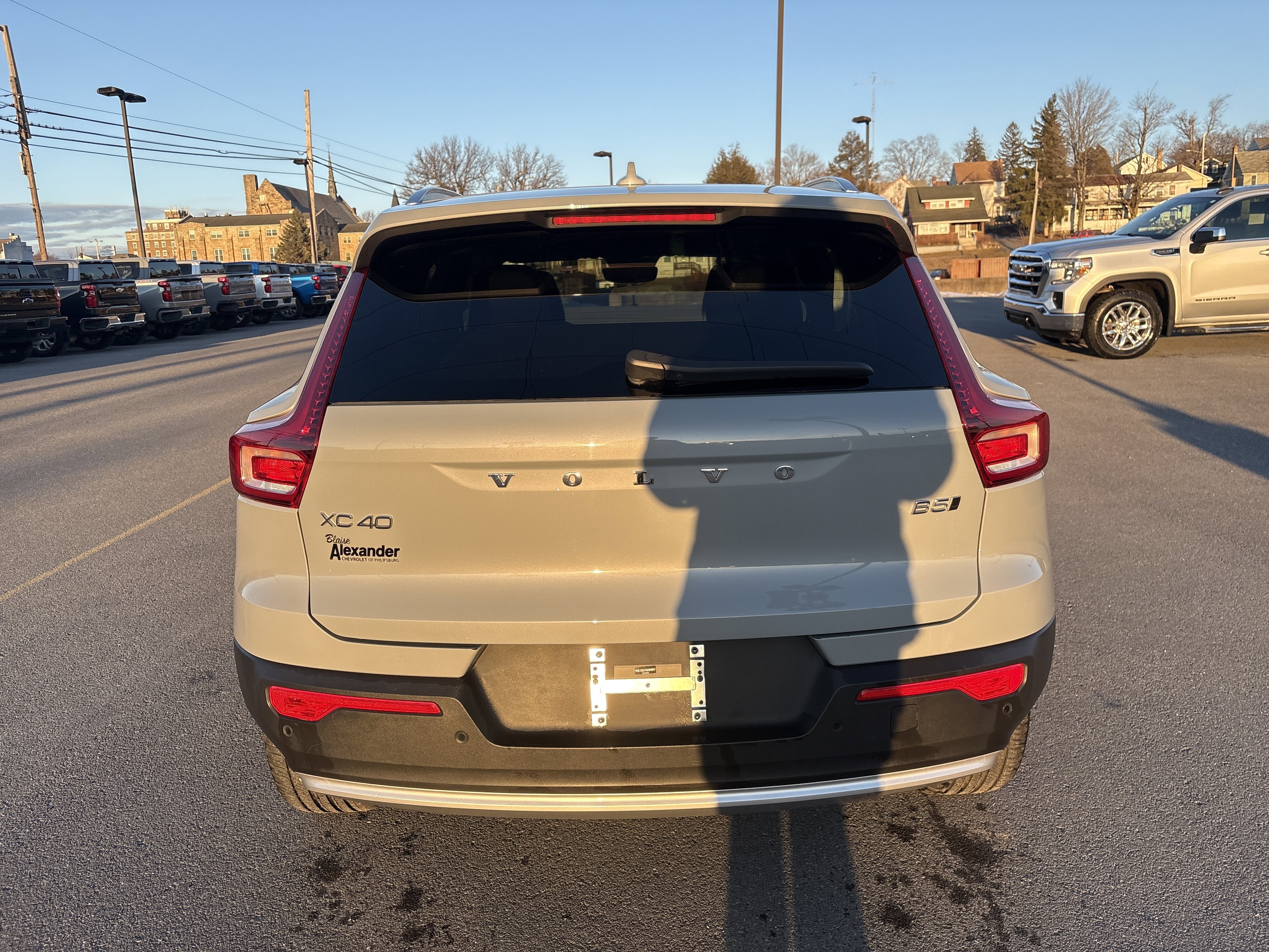 2025 Volvo XC40 Core Bright Theme