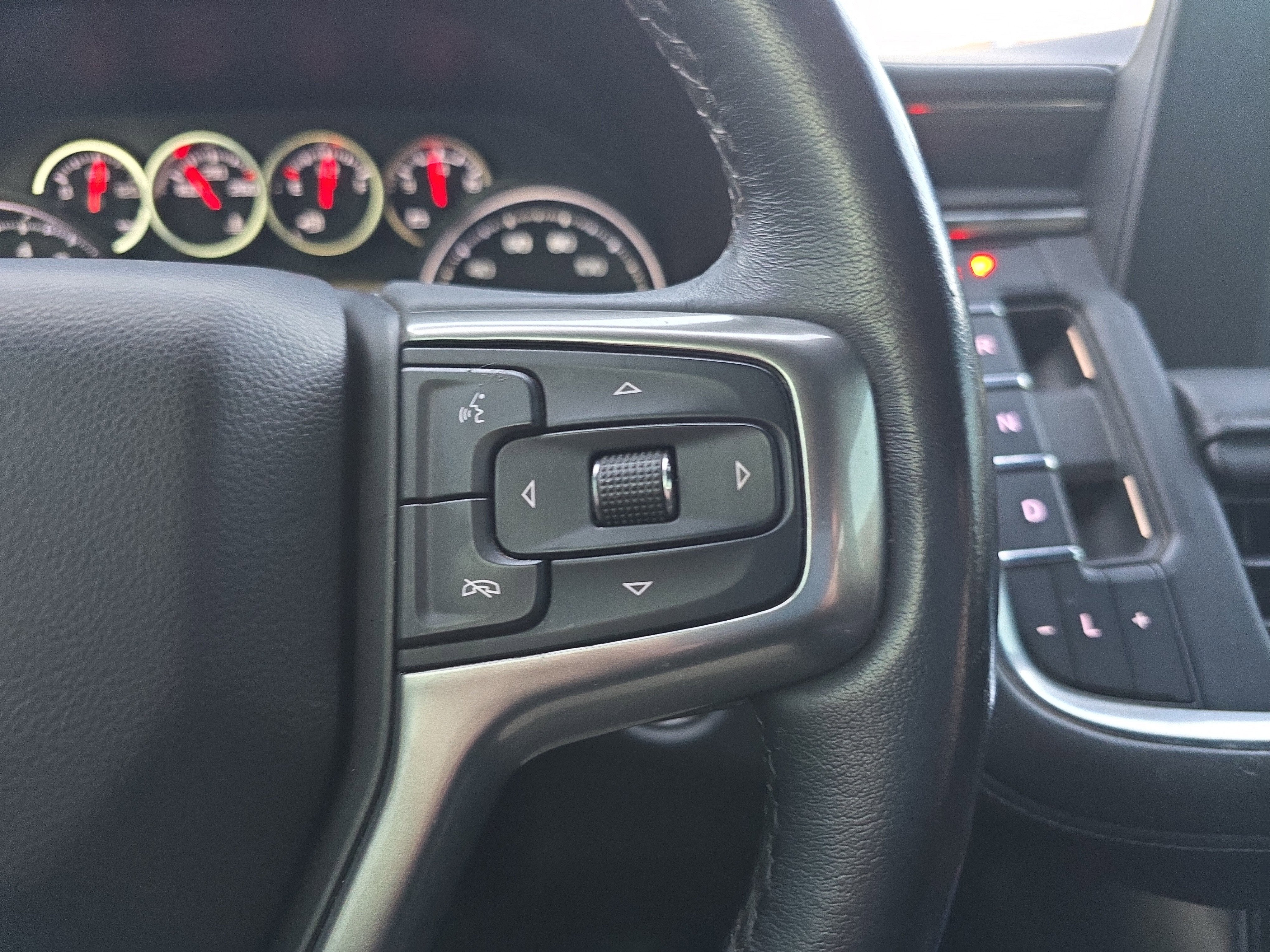 2022 Chevrolet Suburban LS