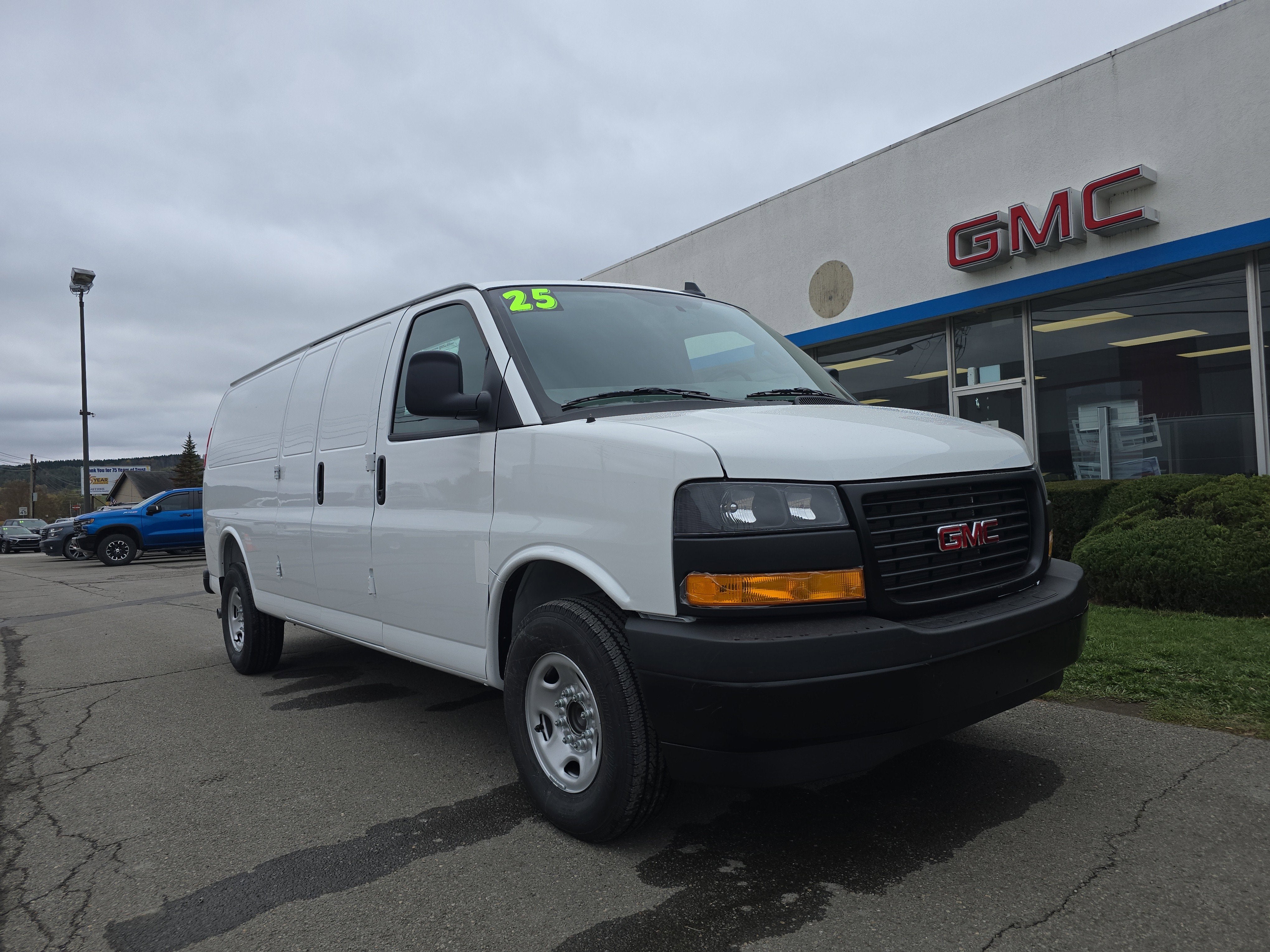 2025 GMC Savana Cargo 3500 Work Van
