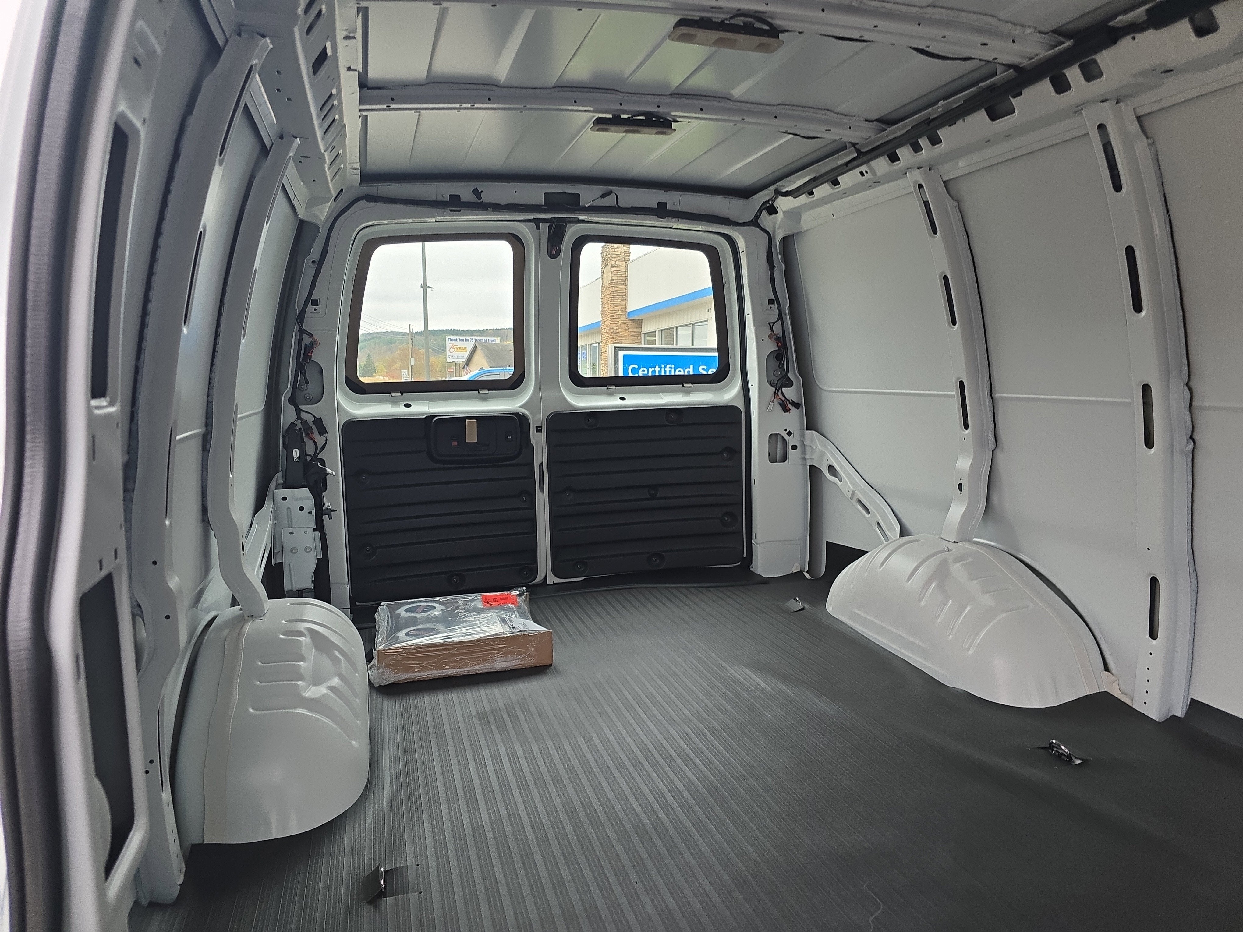 2025 GMC Savana Cargo 3500 Work Van