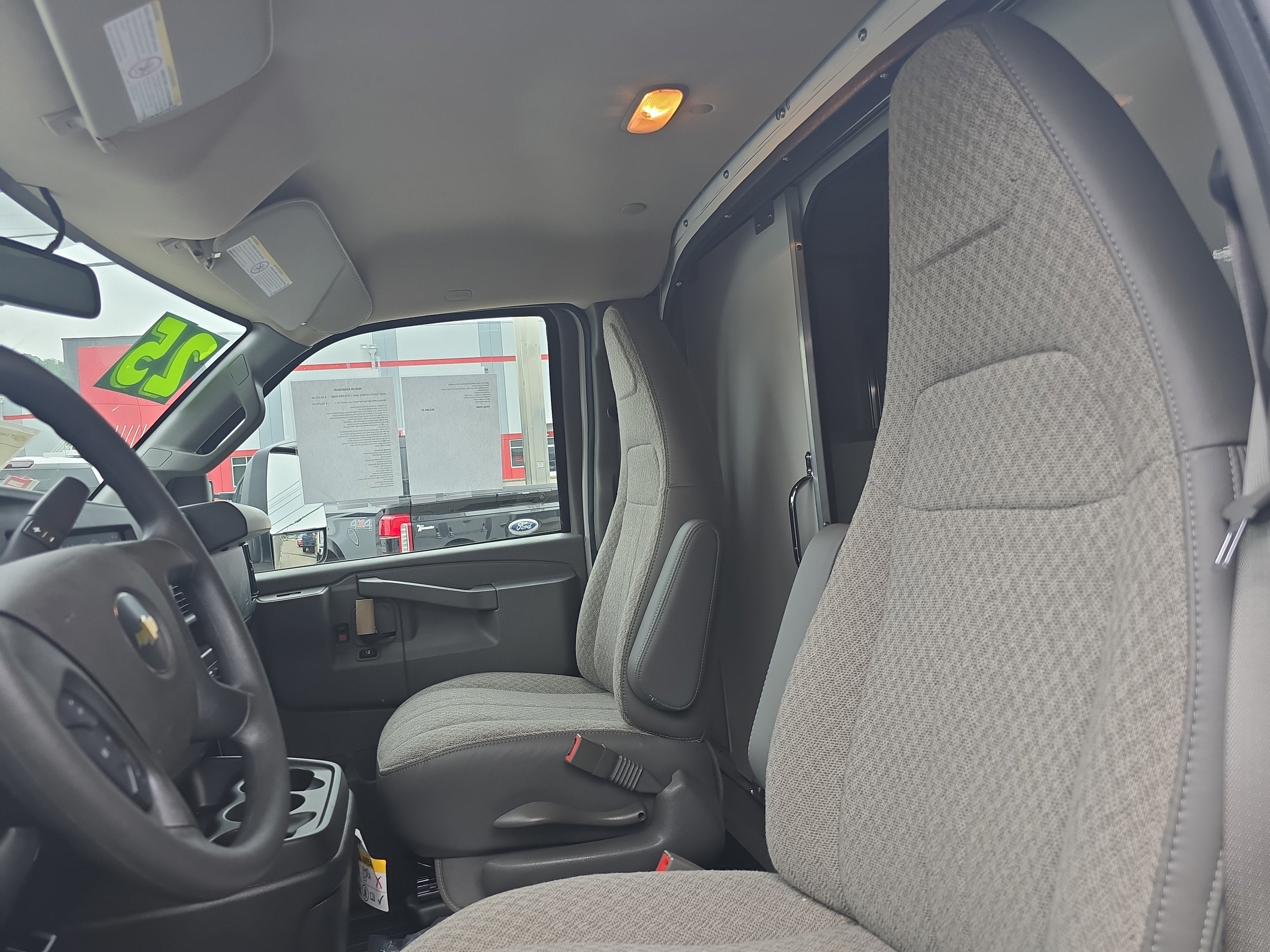 2025 Chevrolet Express Cutaway 4500 2WT