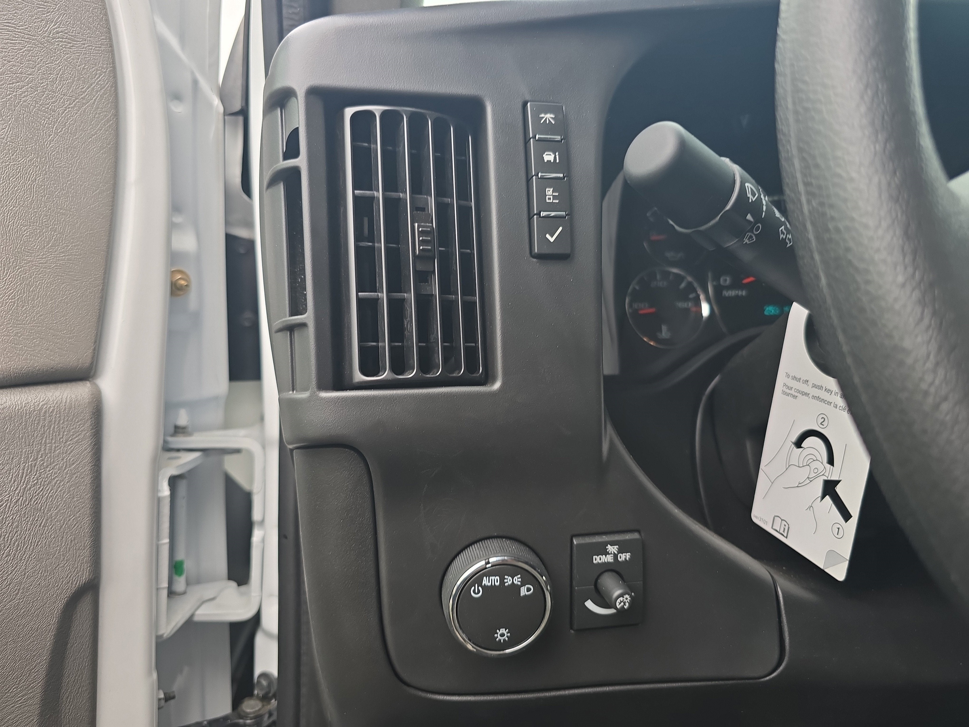 2025 Chevrolet Express Cutaway 4500 2WT