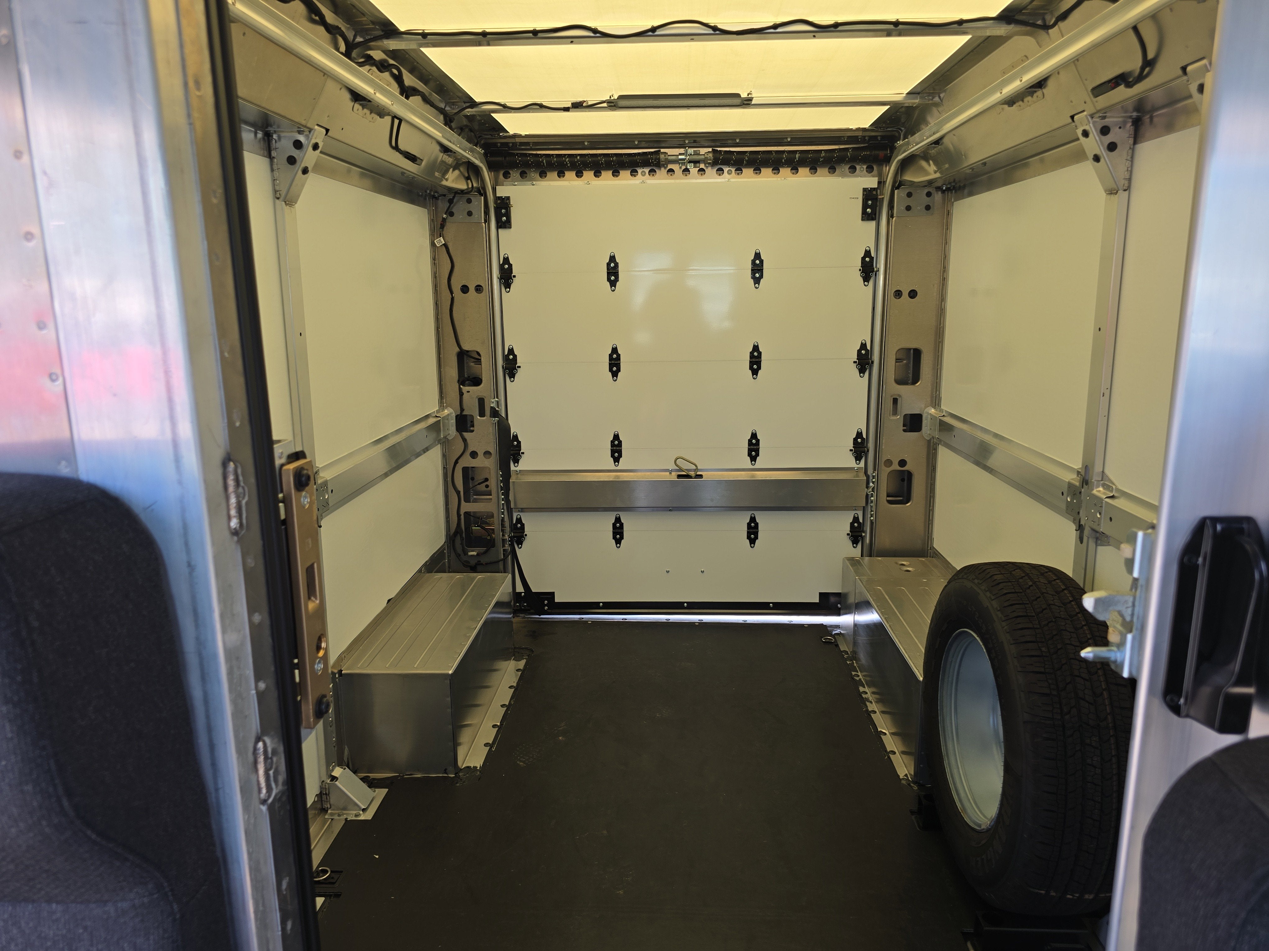 2025 Chevrolet BrightDrop 400 AWD 400