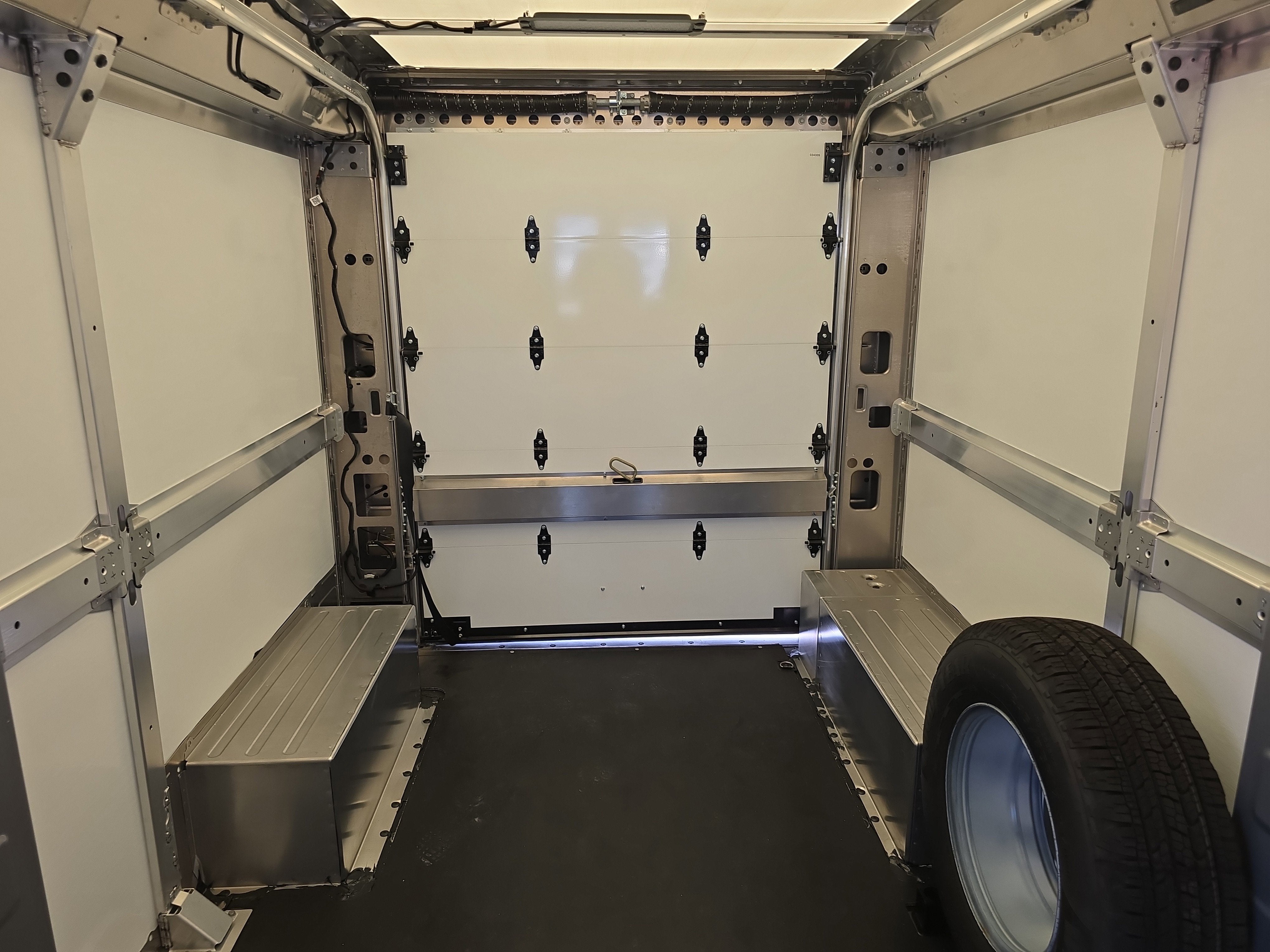 2025 Chevrolet BrightDrop 400 AWD 400