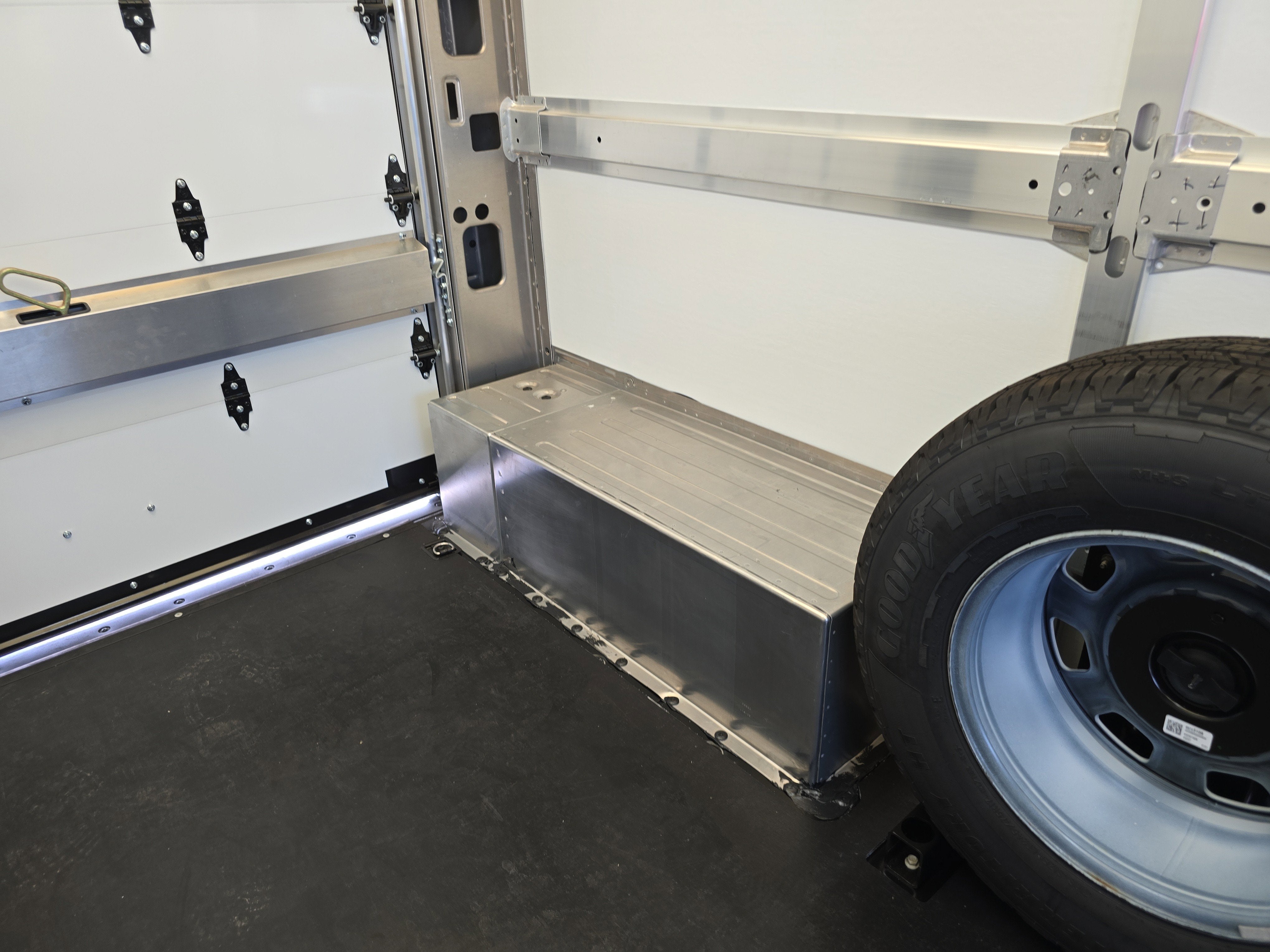 2025 Chevrolet BrightDrop 400 AWD 400