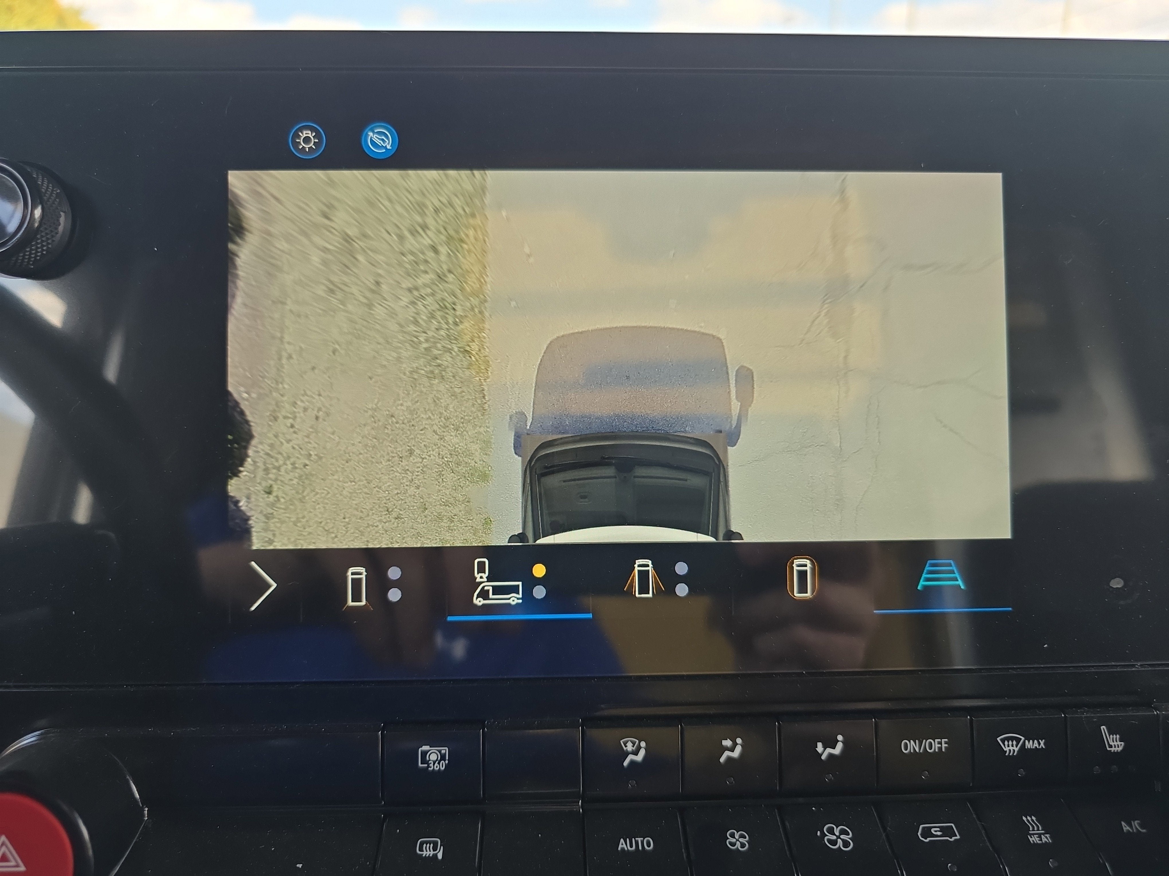 2025 Chevrolet BrightDrop 400 AWD 400