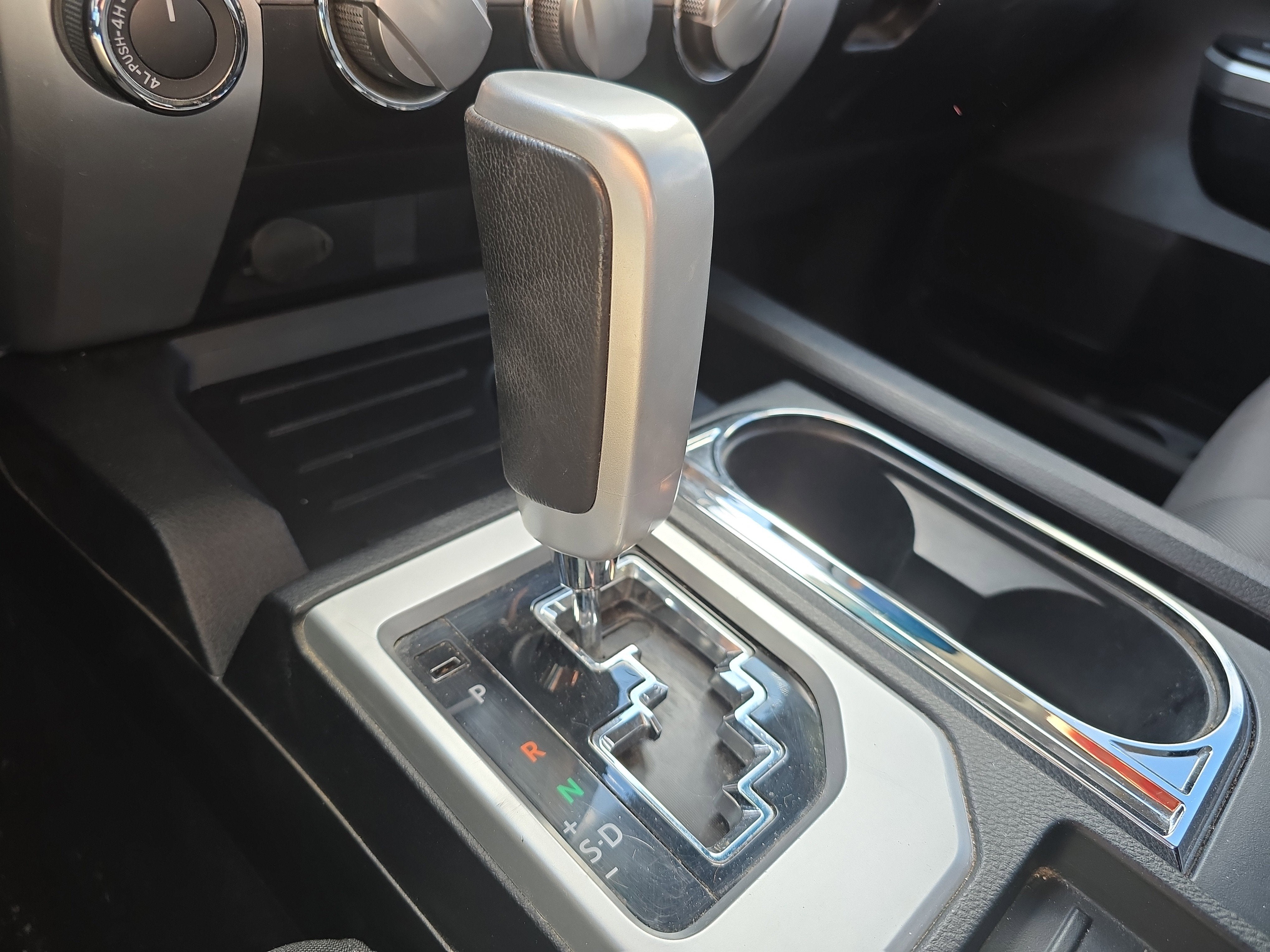 2017 Toyota Tundra 4WD SR5