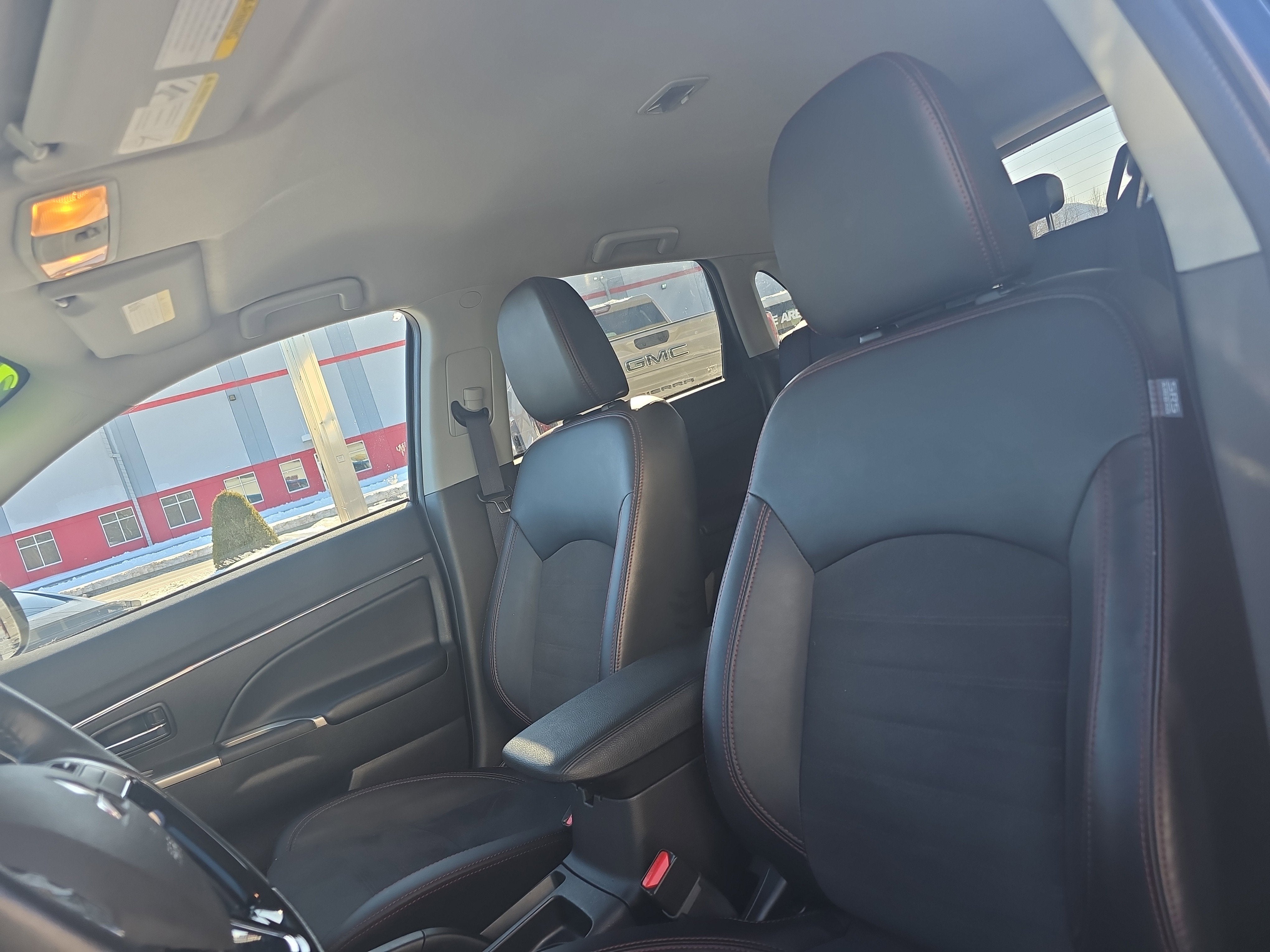 2025 Mitsubishi Outlander Sport S