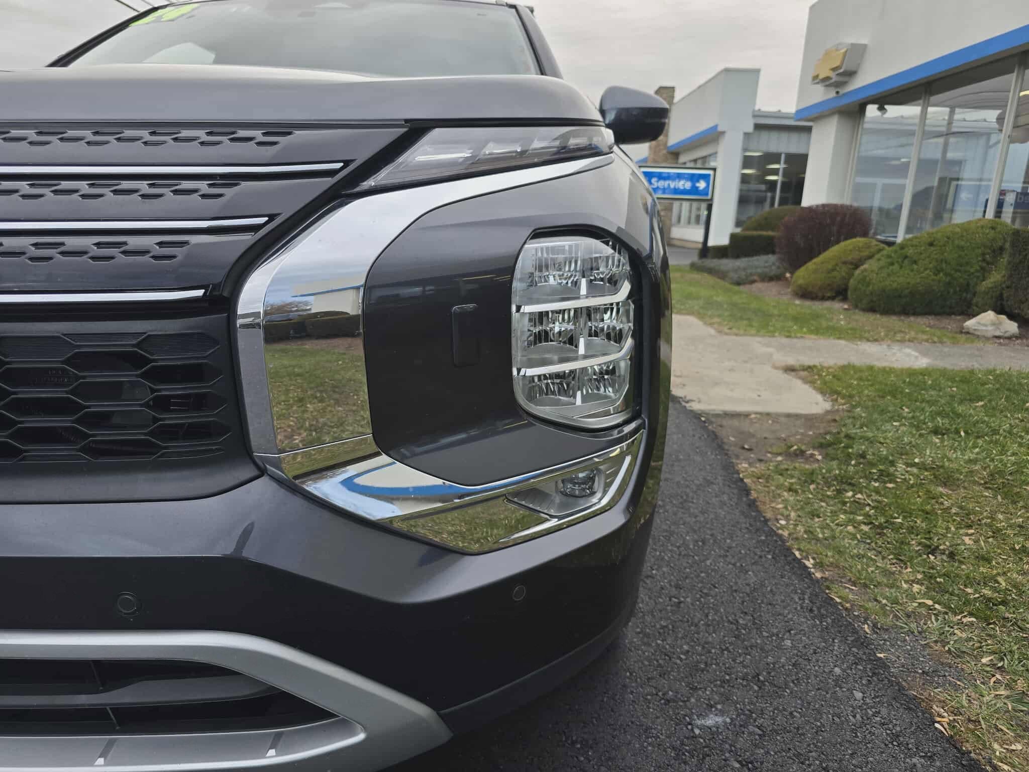 2024 Mitsubishi Outlander SE