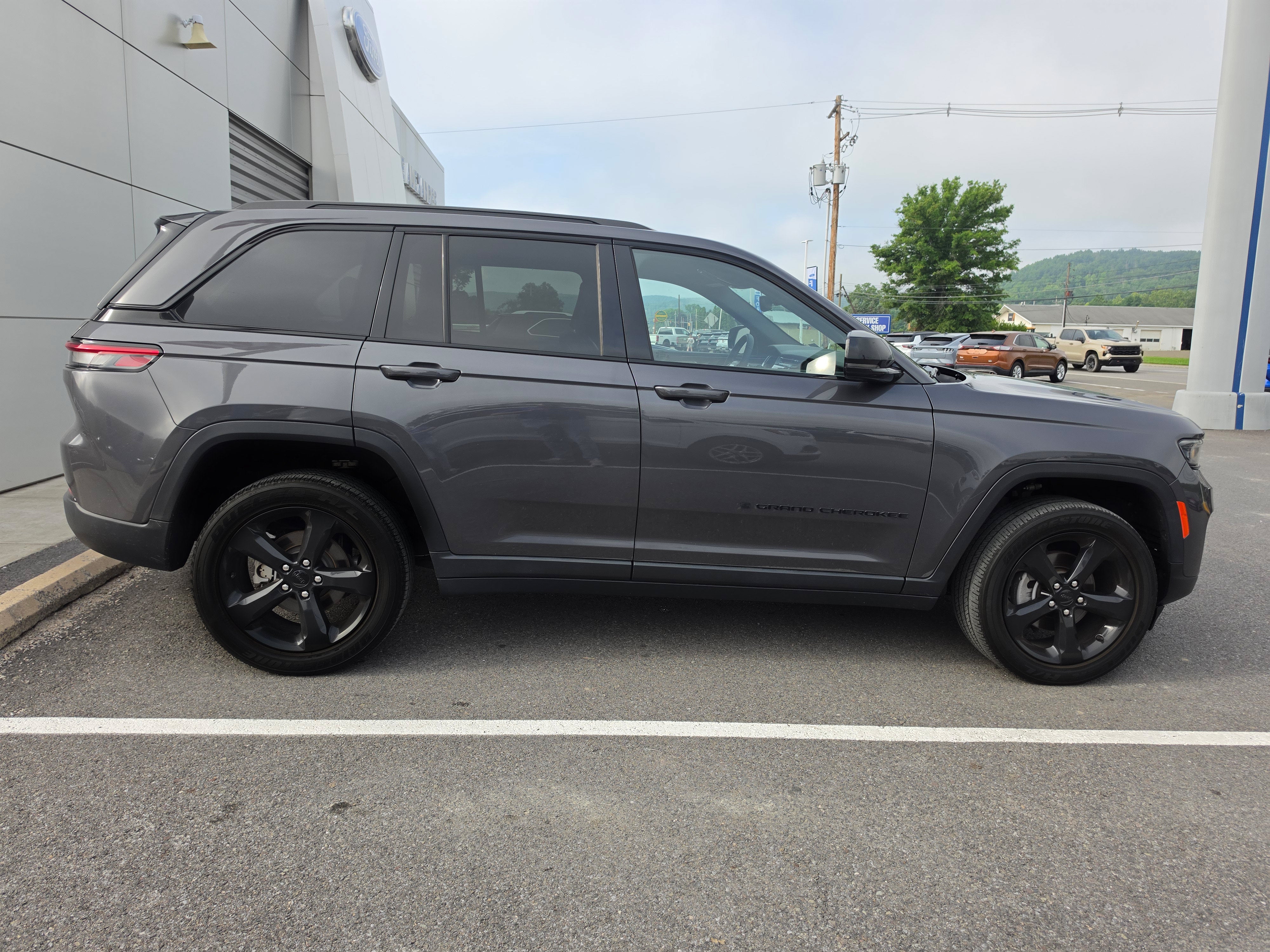 2023 Jeep Grand Cherokee Altitude