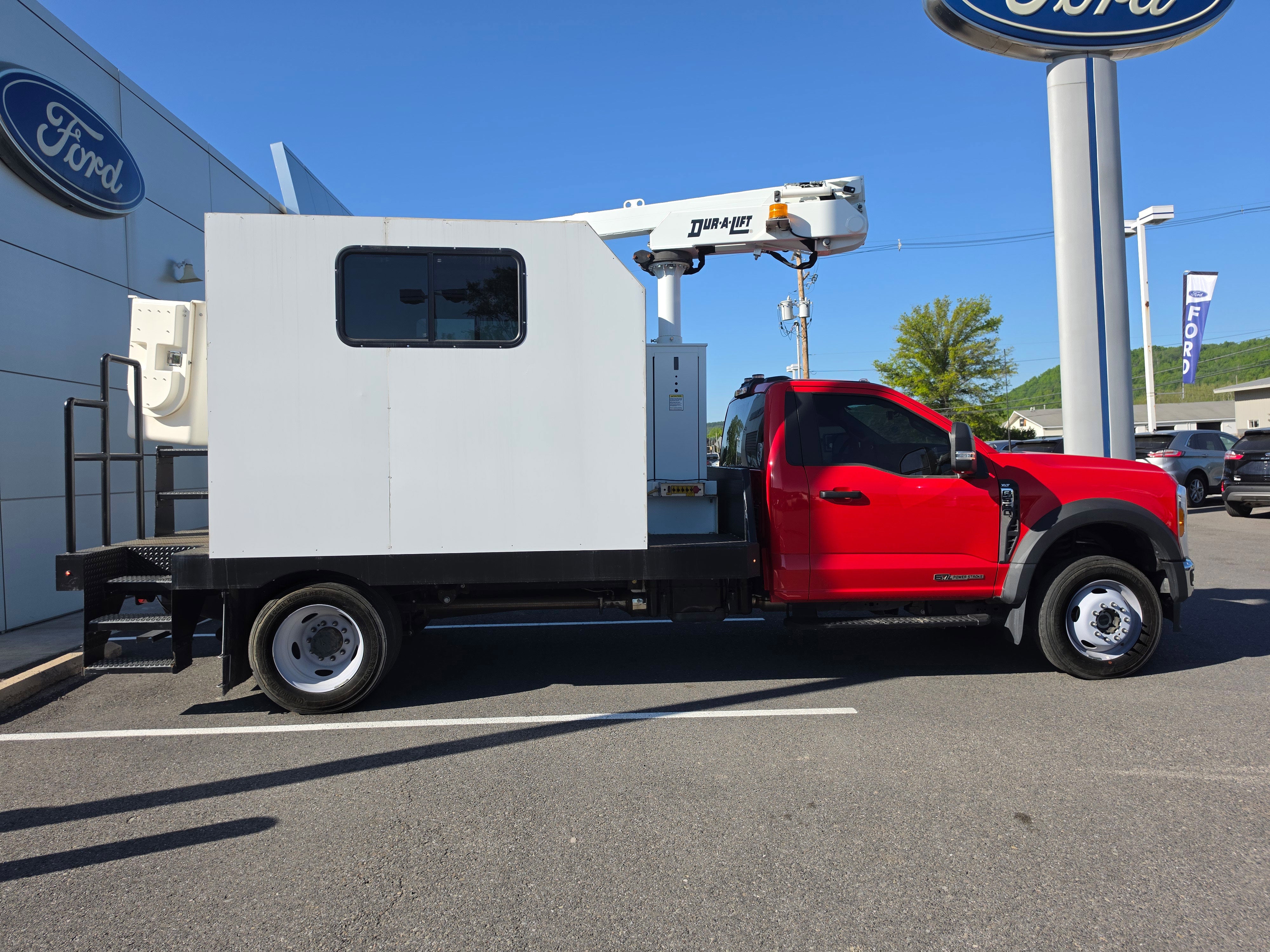 2023 Ford Super Duty F-550 DRW XLT