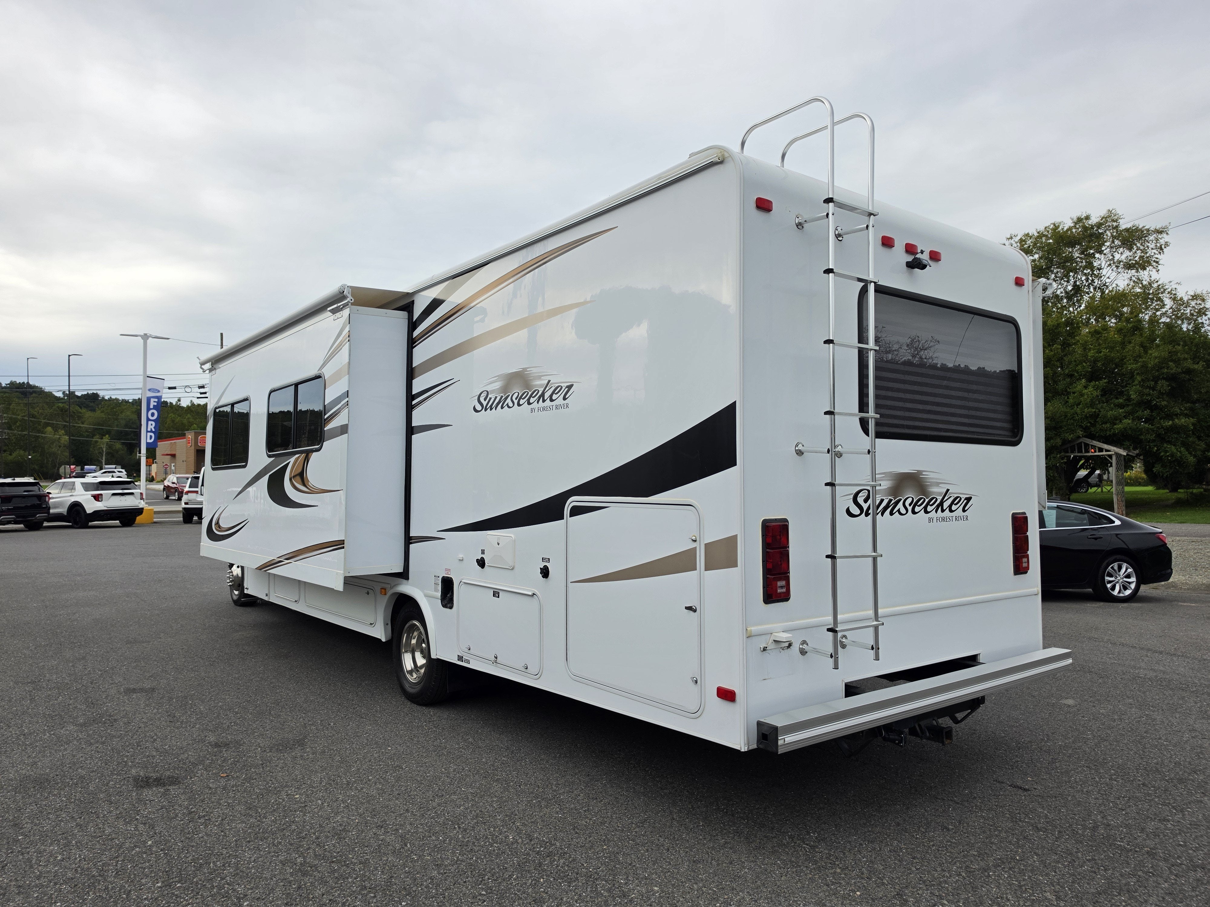 2012 Ford Econoline Commercial Cutaway Base