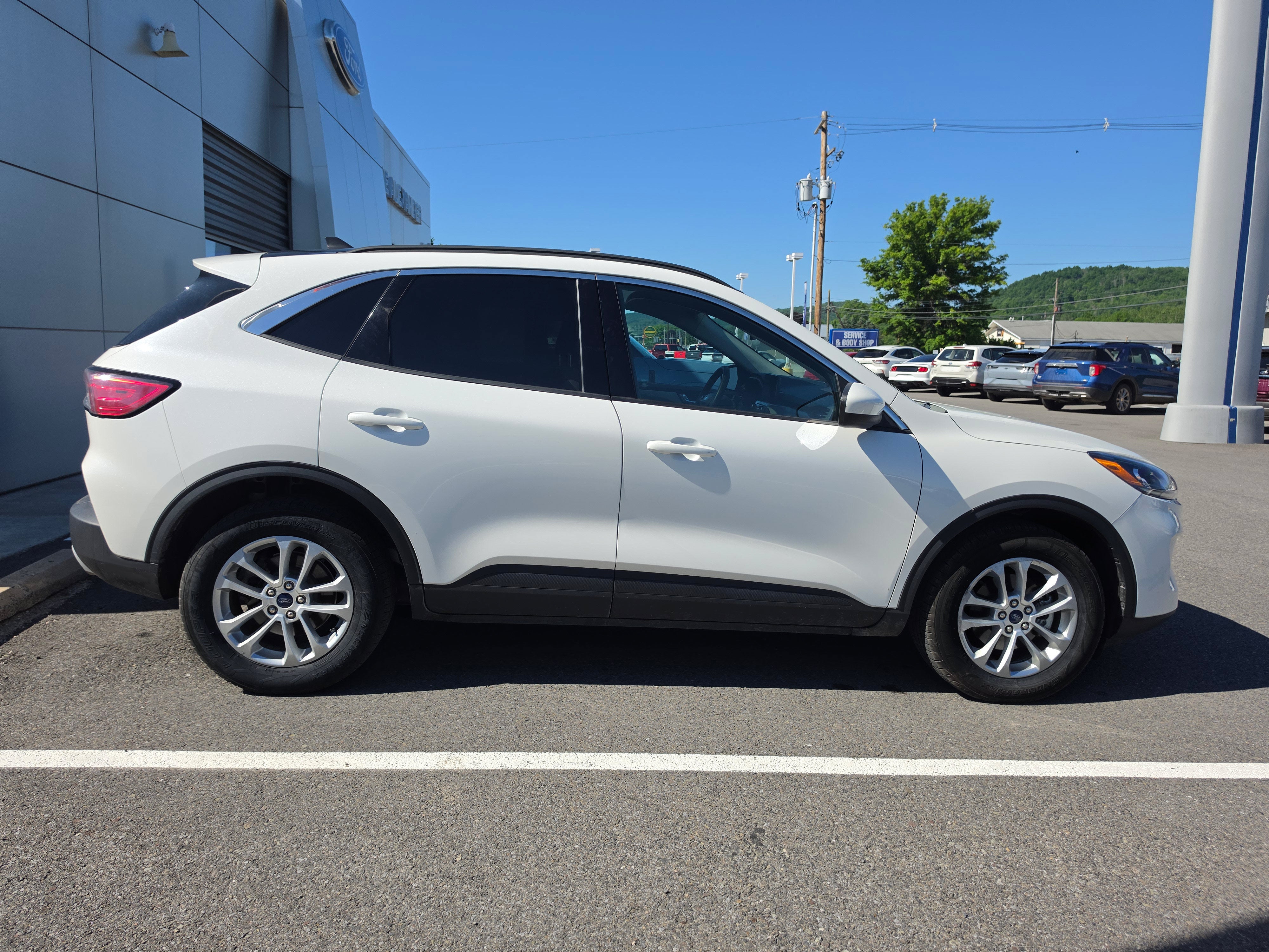 2020 Ford Escape SE