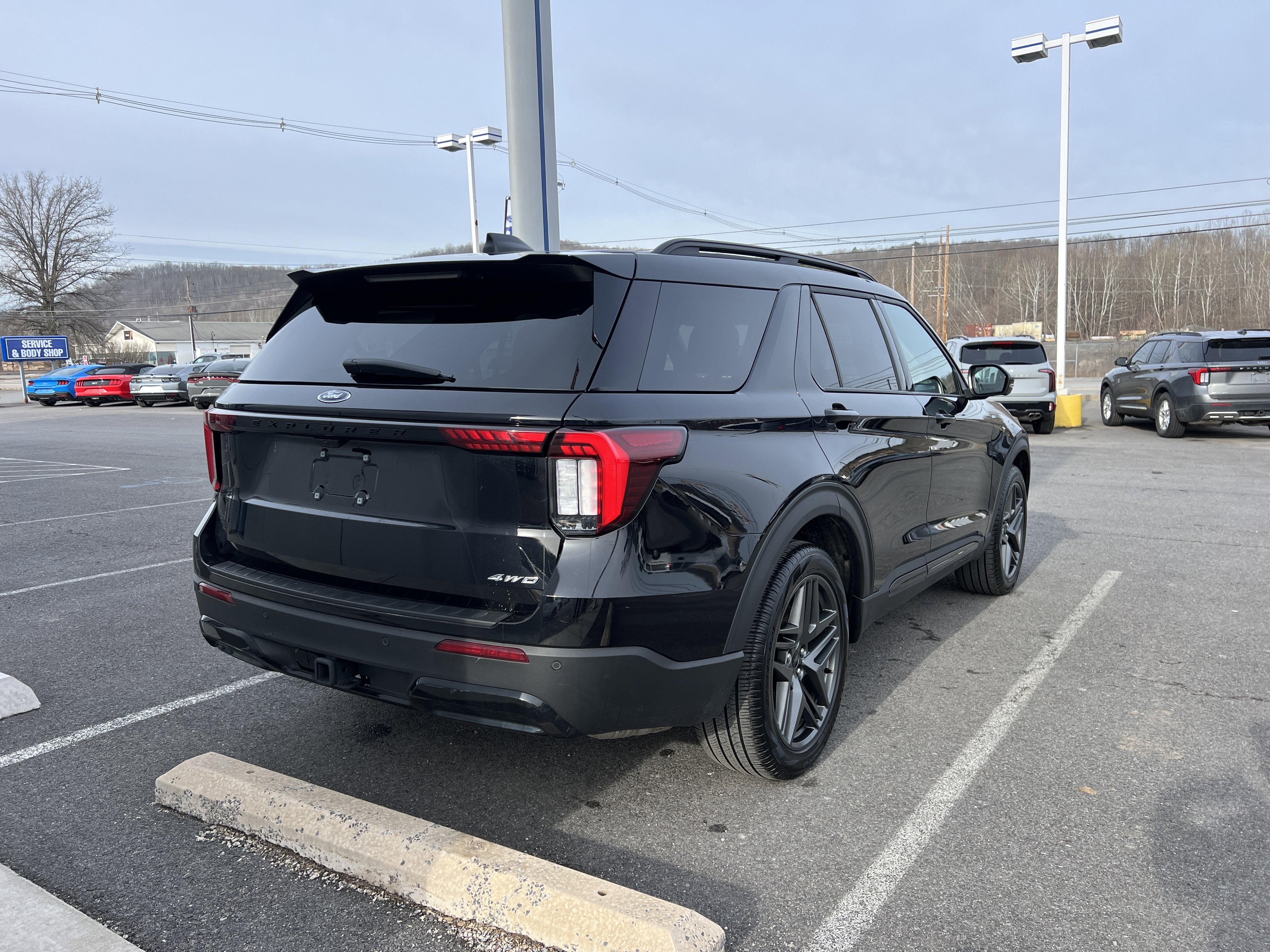 2025 Ford Explorer ST-Line