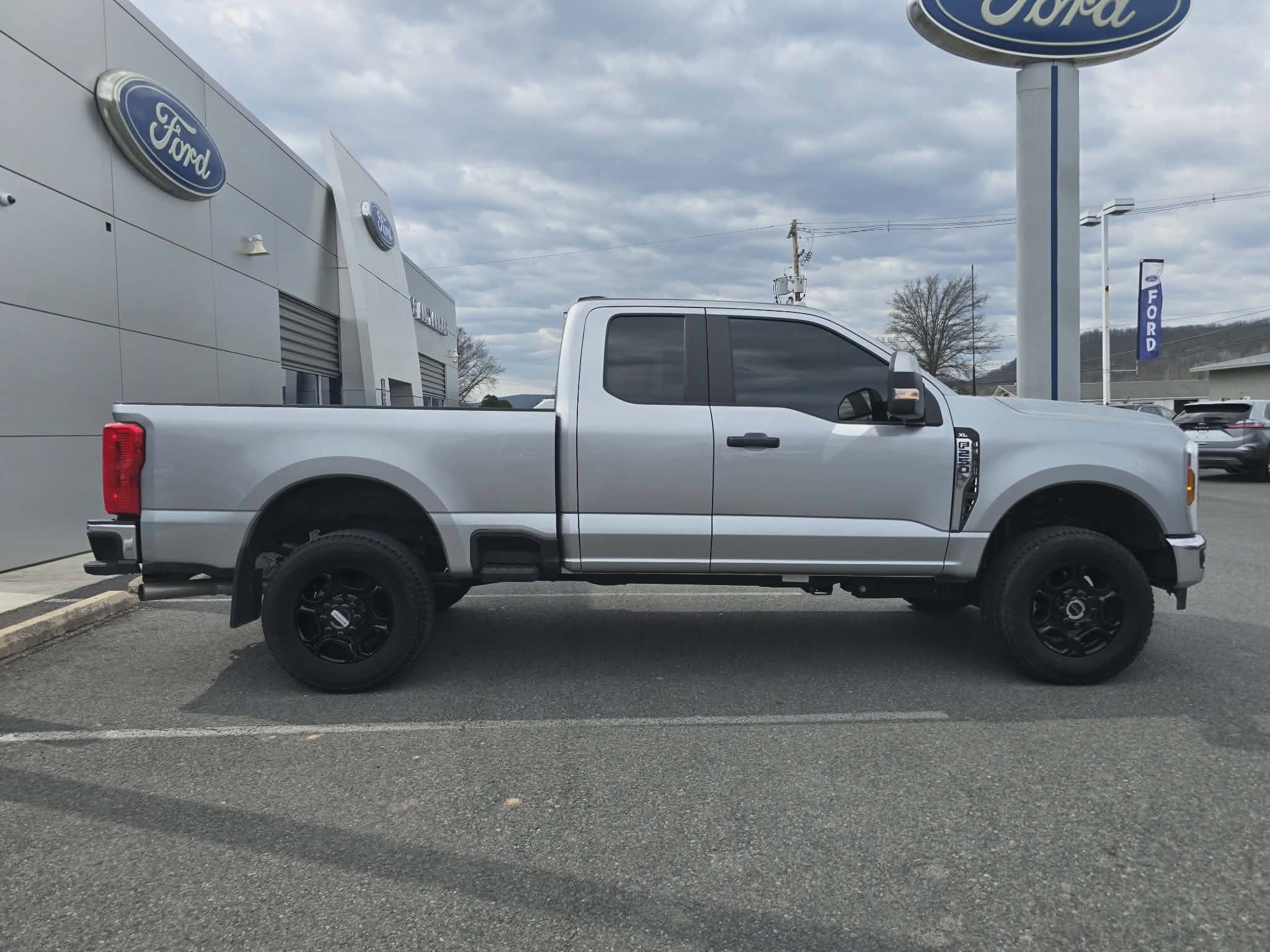 2024 Ford Super Duty F-250 SRW XL