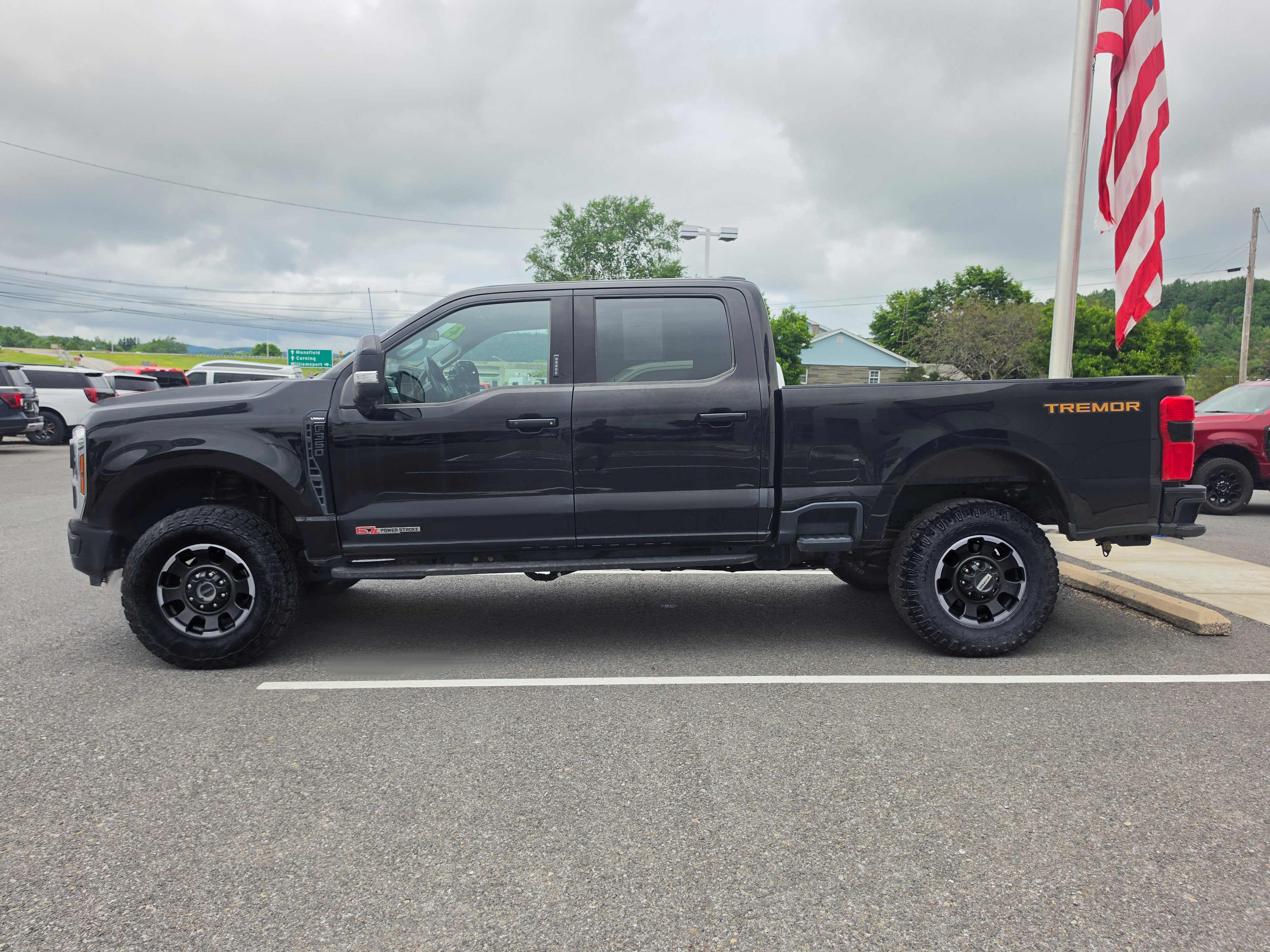 2023 Ford Super Duty F-350 SRW LARIAT
