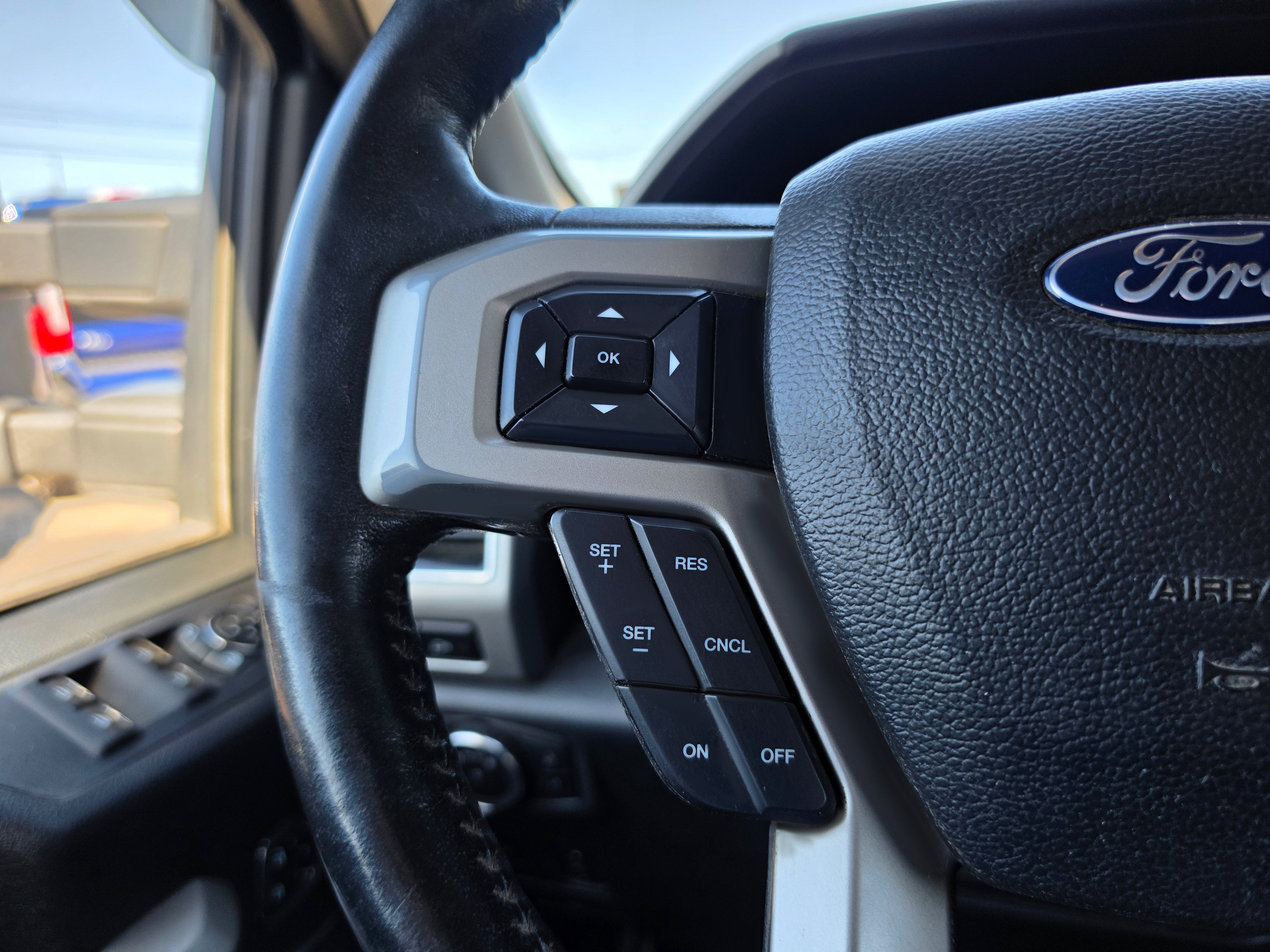 2019 Ford Super Duty F-350 DRW LARIAT
