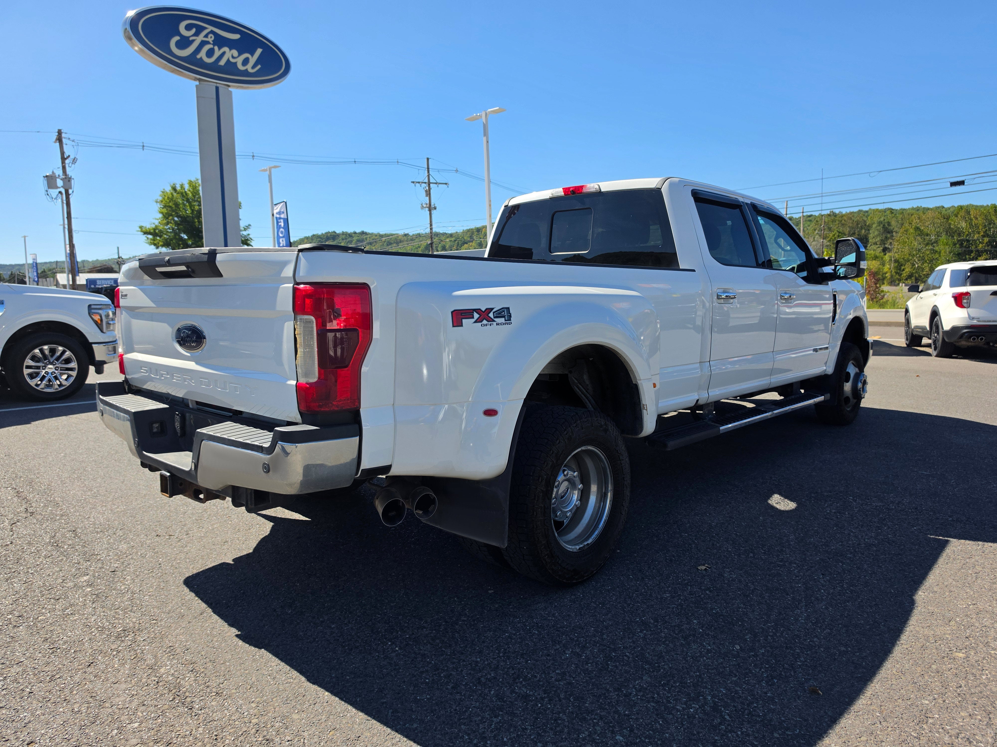 2019 Ford Super Duty F-350 DRW LARIAT