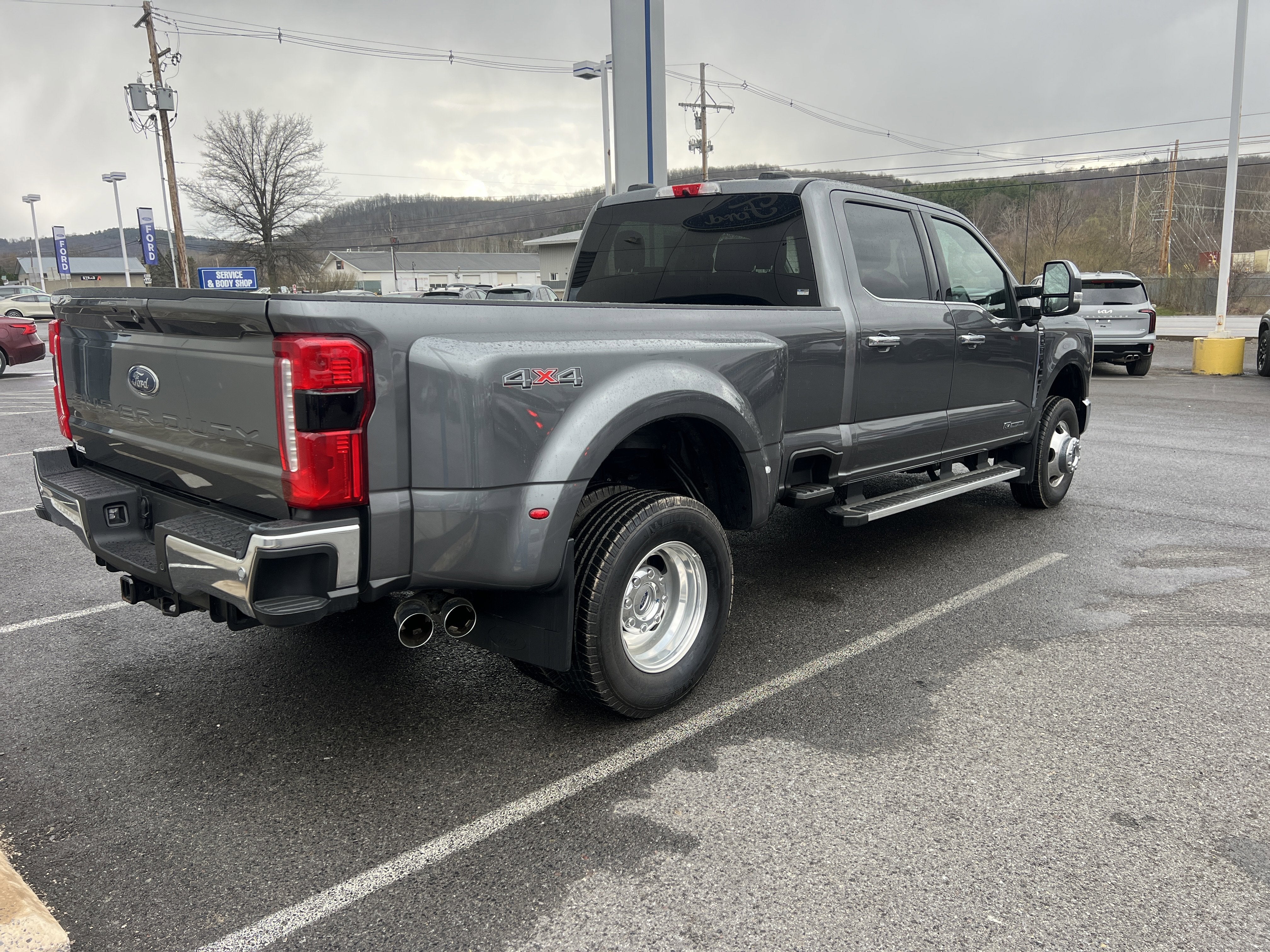 2025 Ford Super Duty F-350 DRW LARIAT