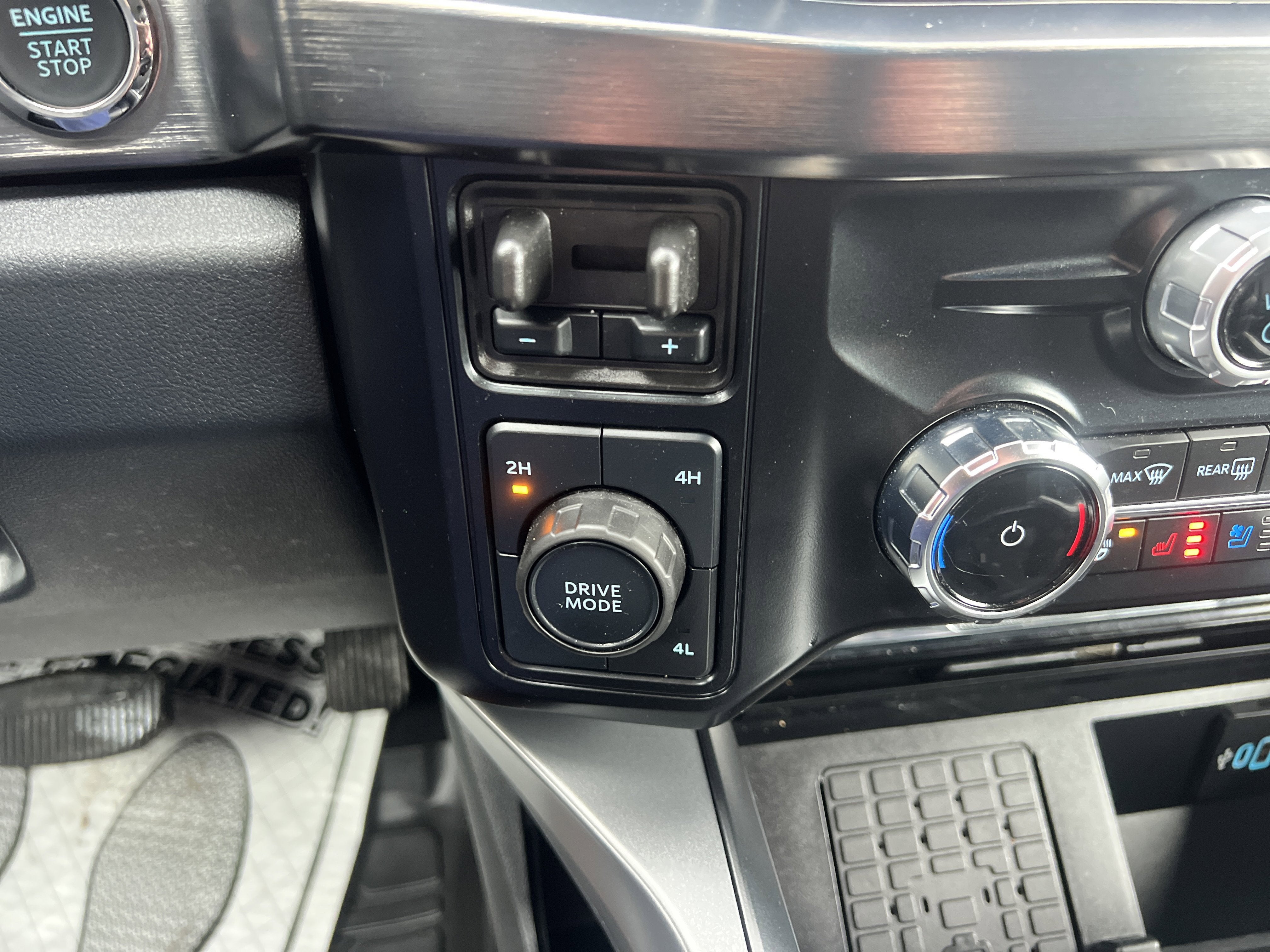 2025 Ford Super Duty F-350 DRW LARIAT