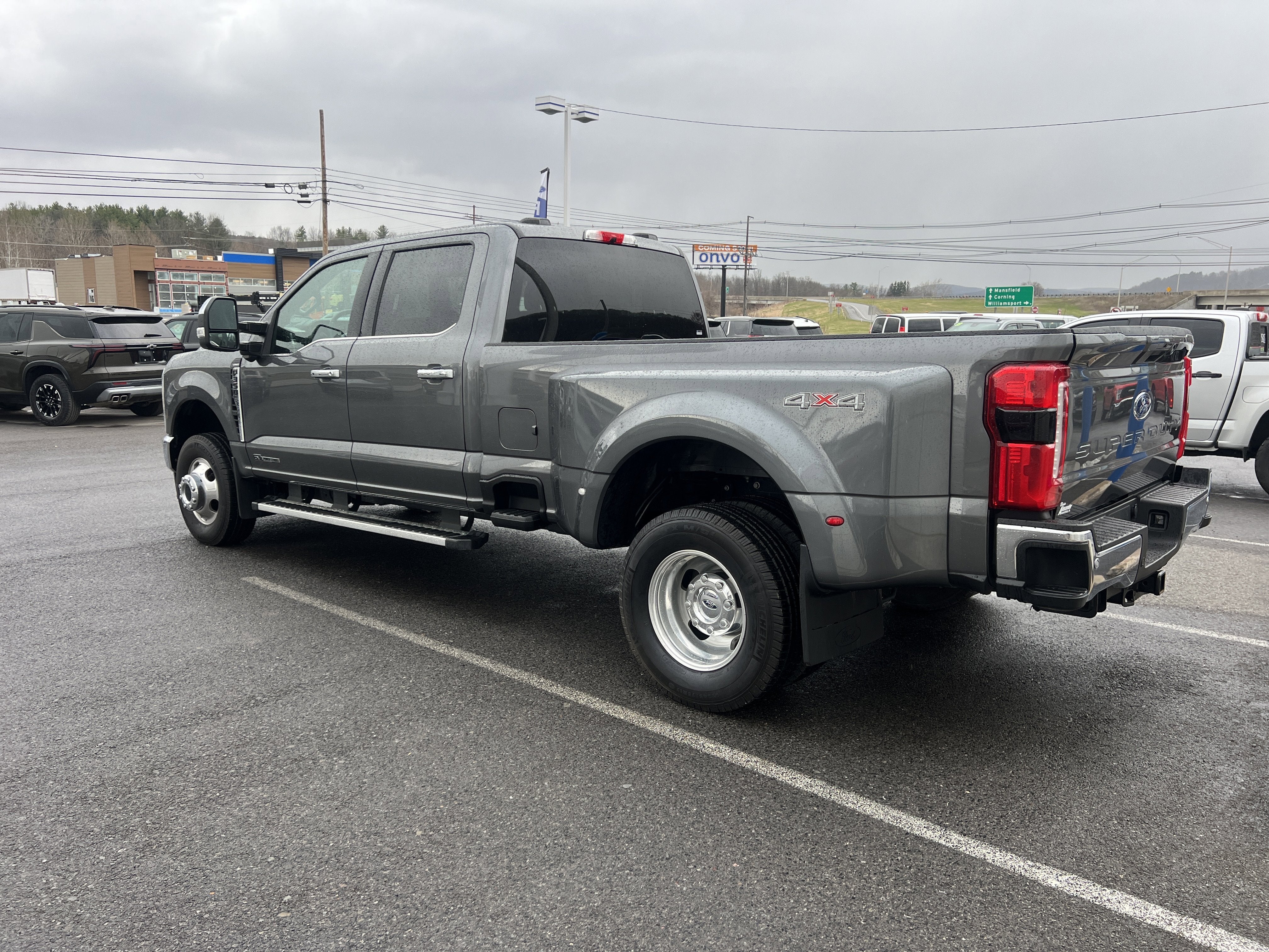 2025 Ford Super Duty F-350 DRW LARIAT