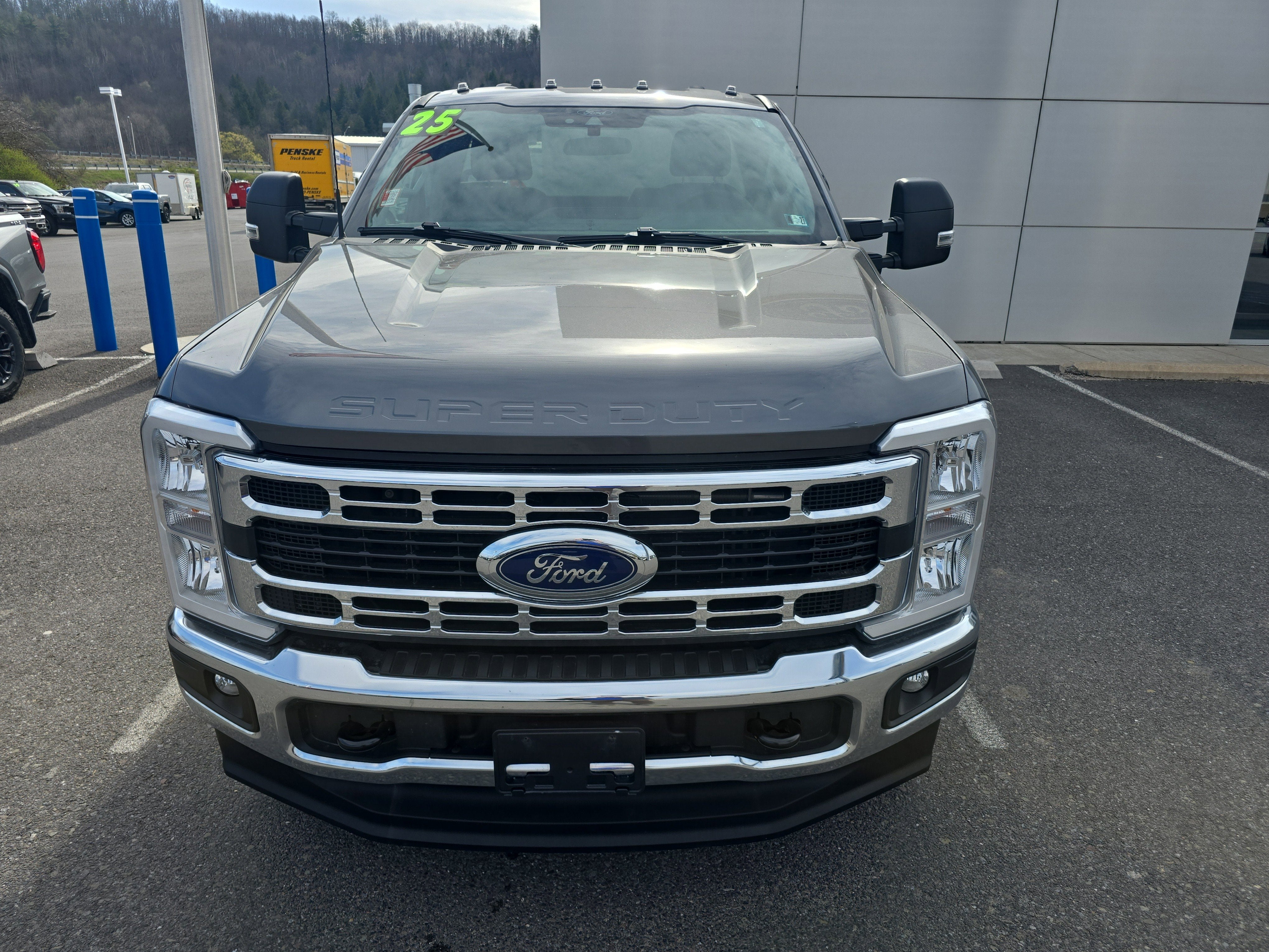 2025 Ford Super Duty F-350 SRW XLT