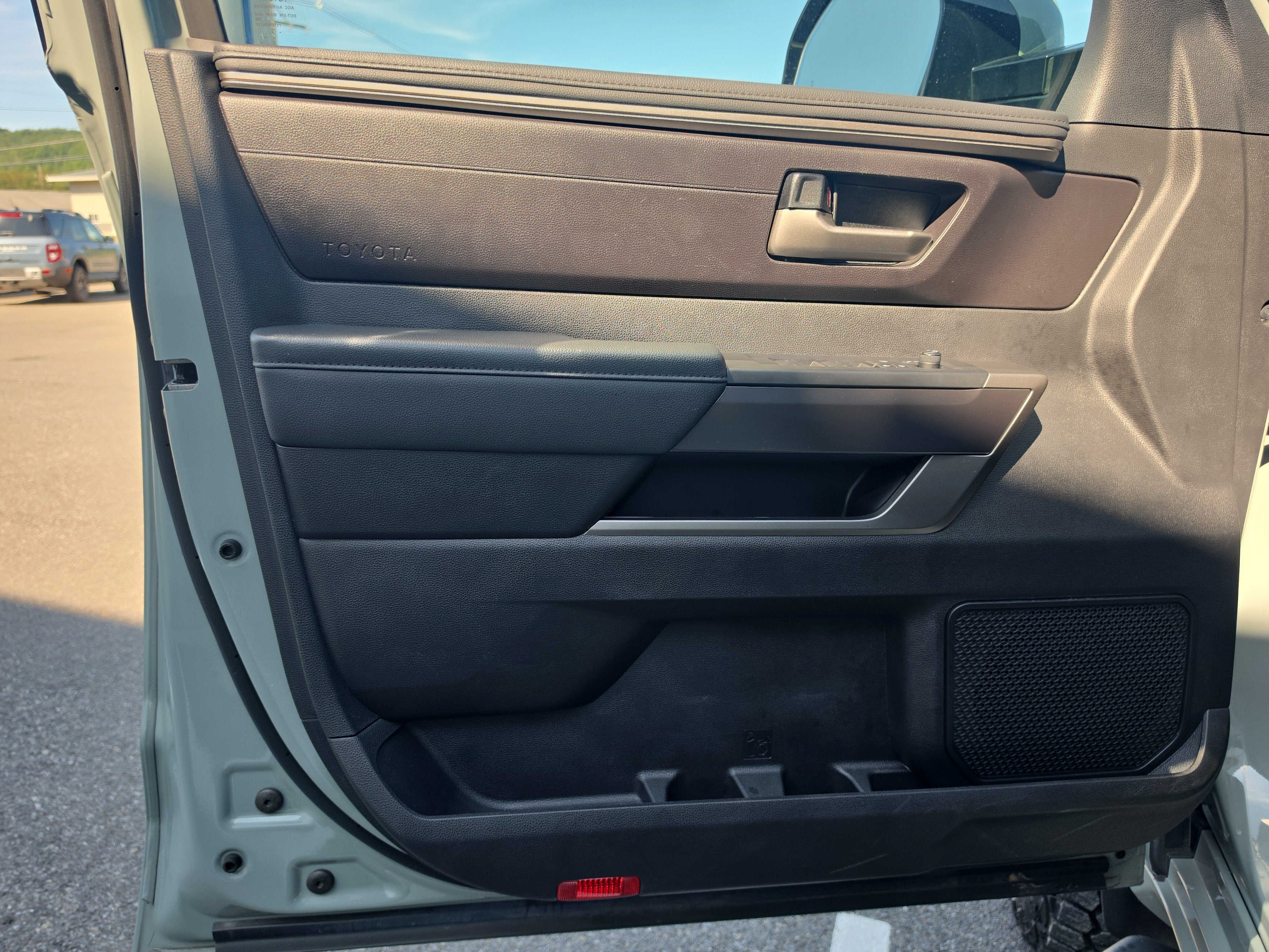 2023 Toyota Tundra 4WD SR5