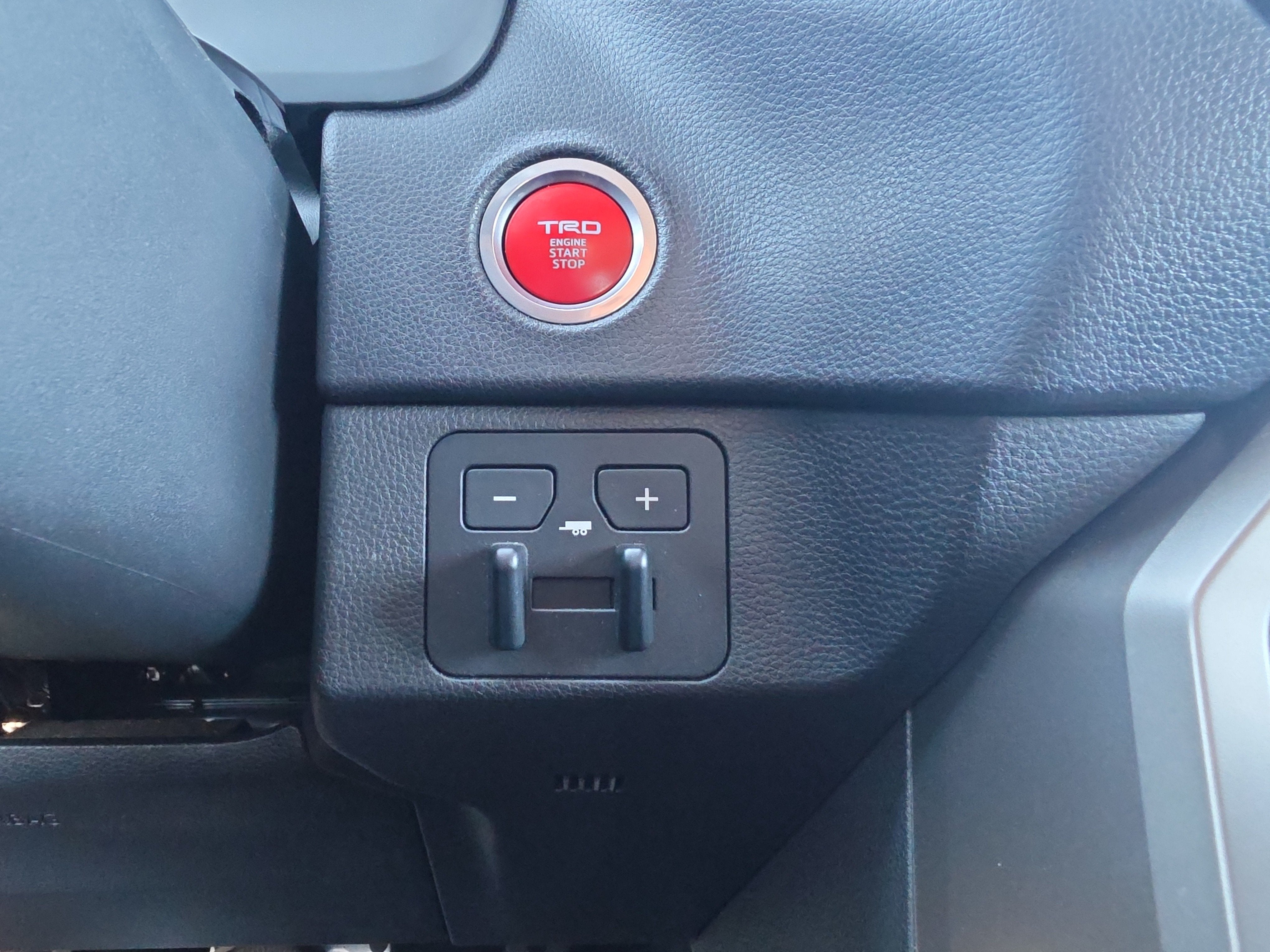 2023 Toyota Tundra 4WD SR5