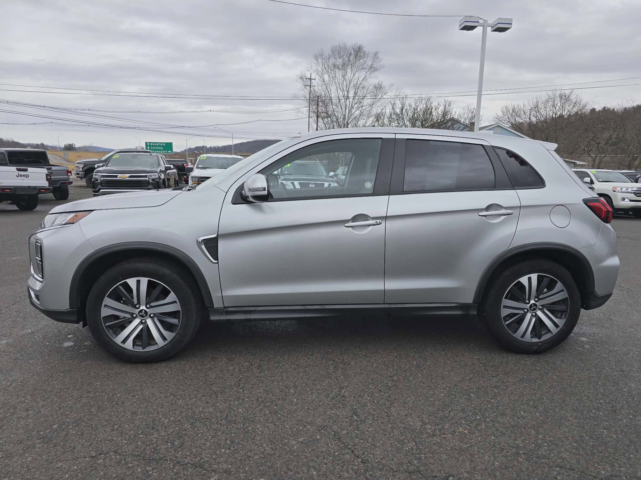 2025 Mitsubishi Outlander Sport SE