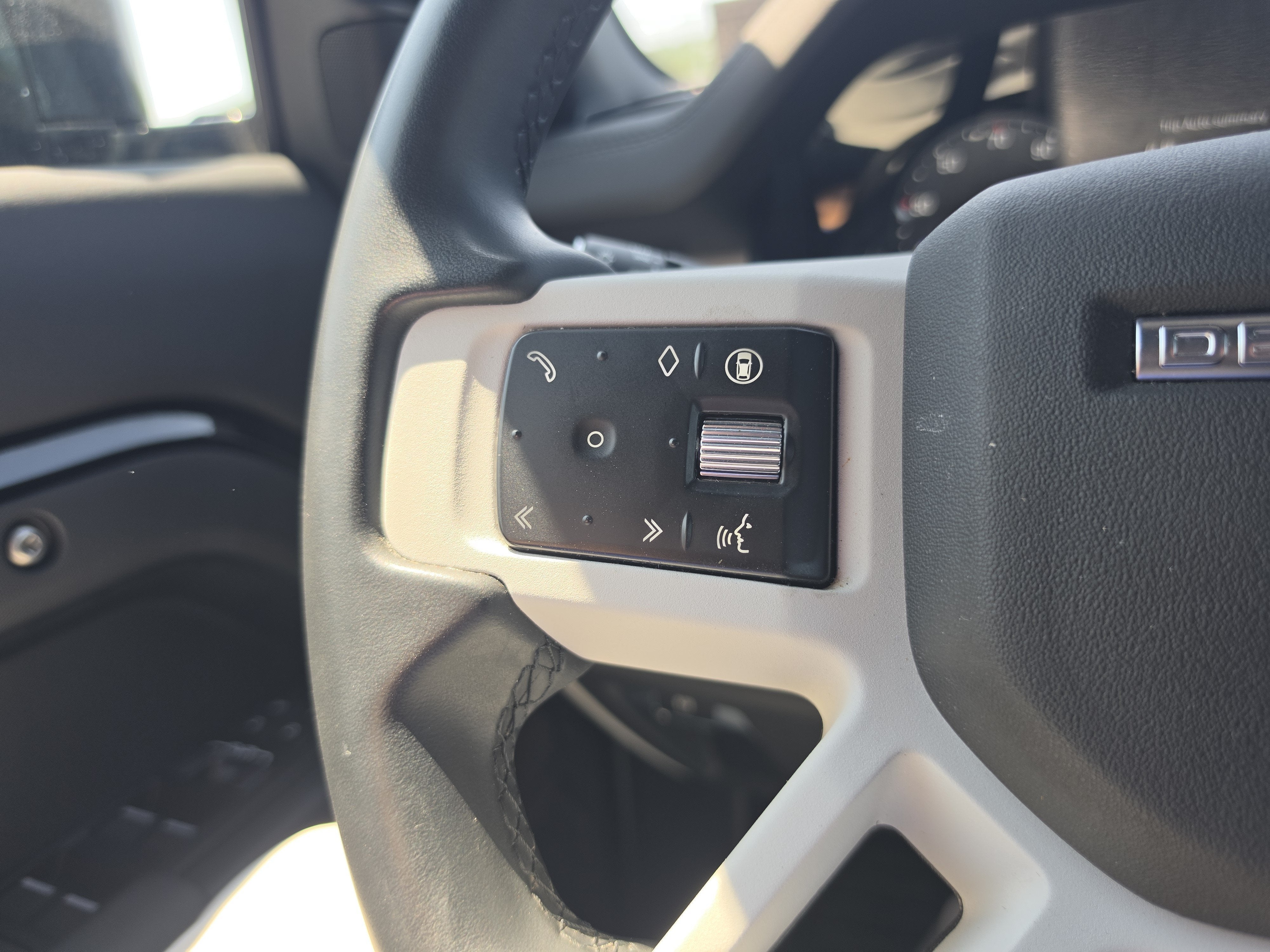 2025 Land Rover Defender S