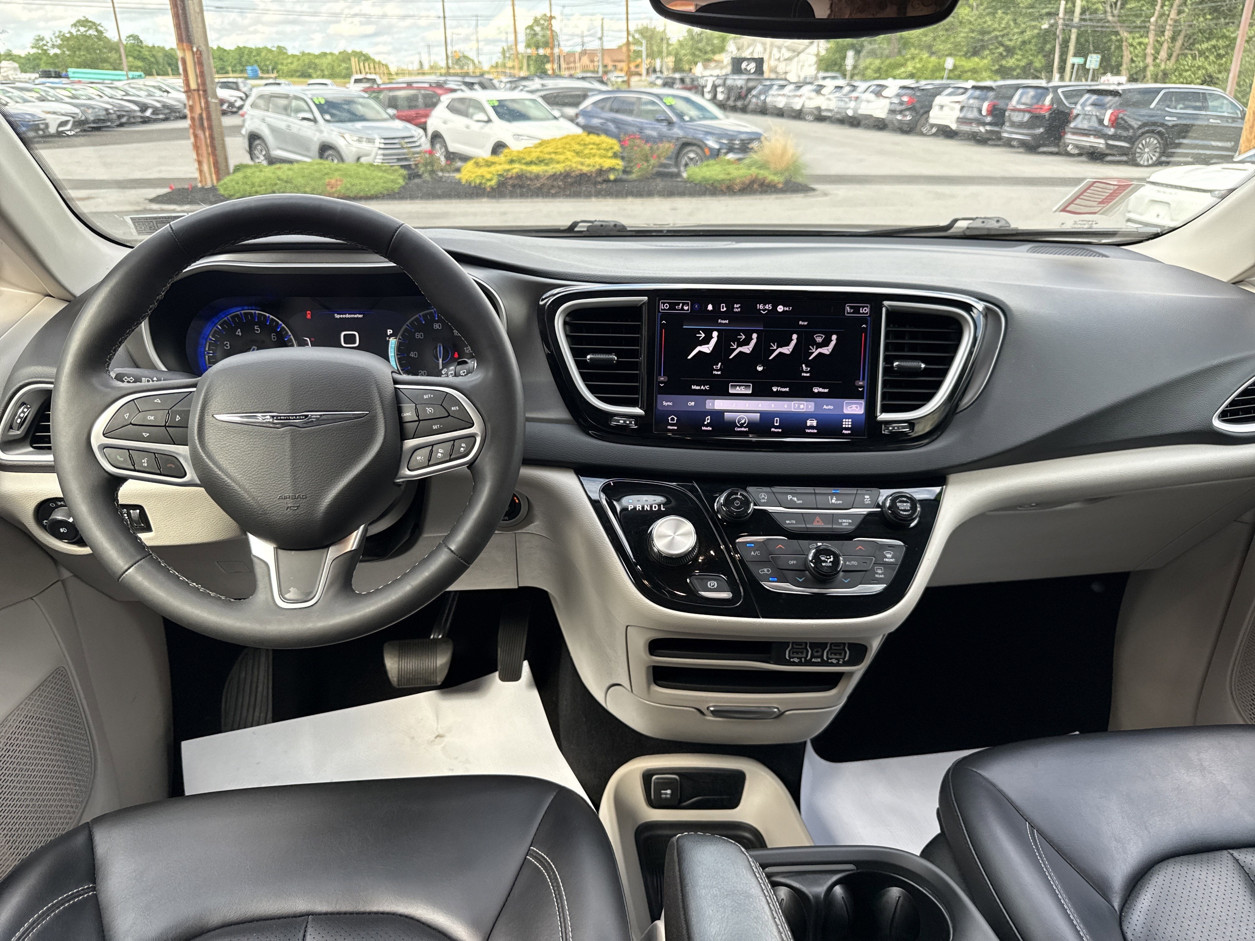 2023 Chrysler Pacifica Touring L