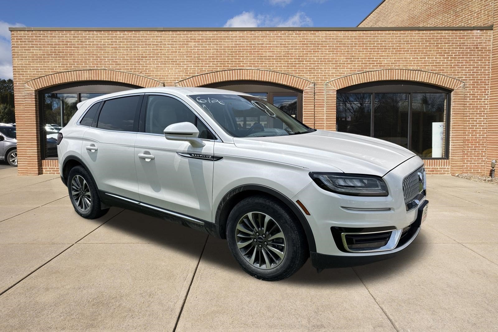 2019 Lincoln Nautilus Select