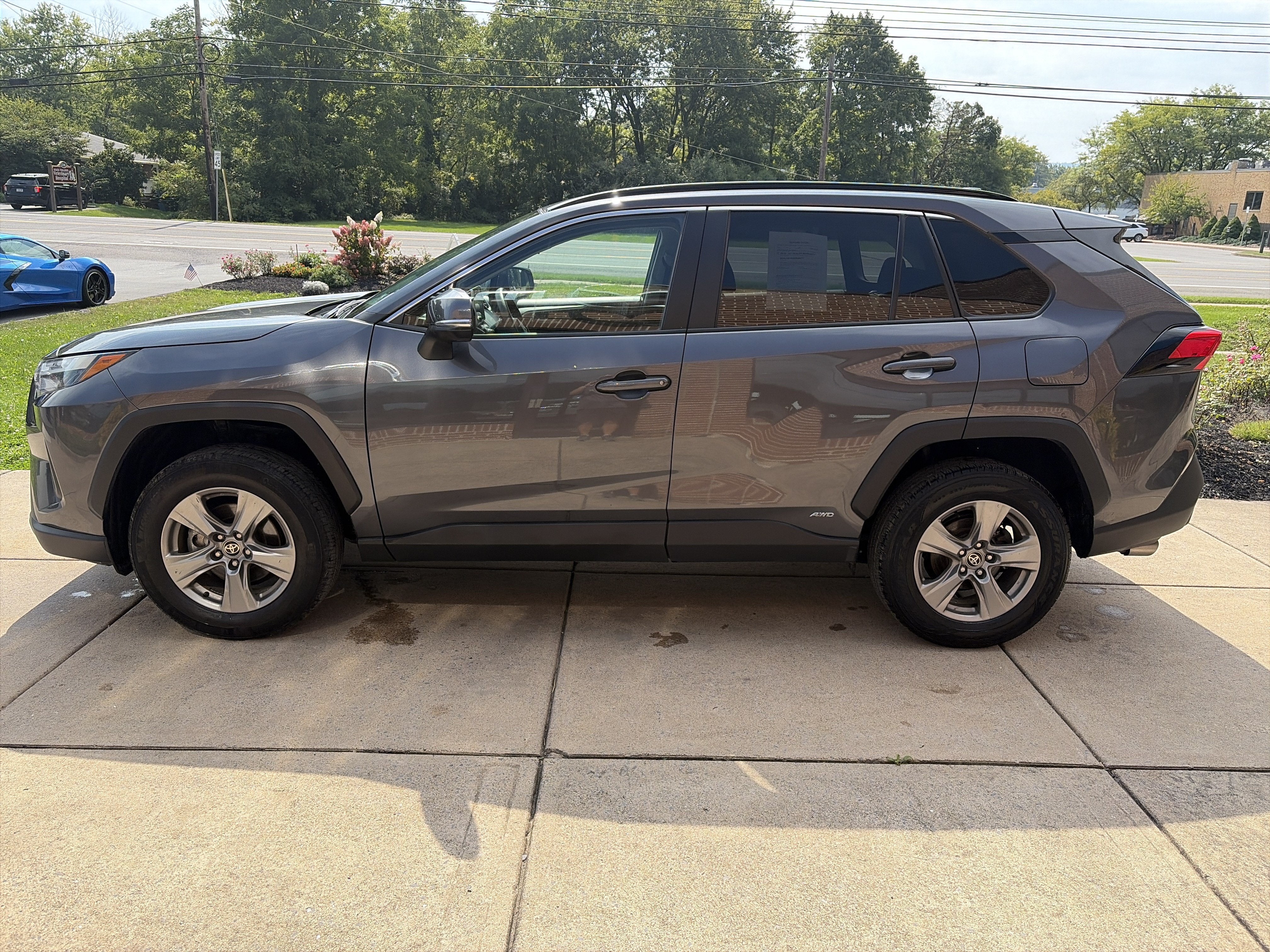 2025 Toyota RAV4 Hybrid XLE