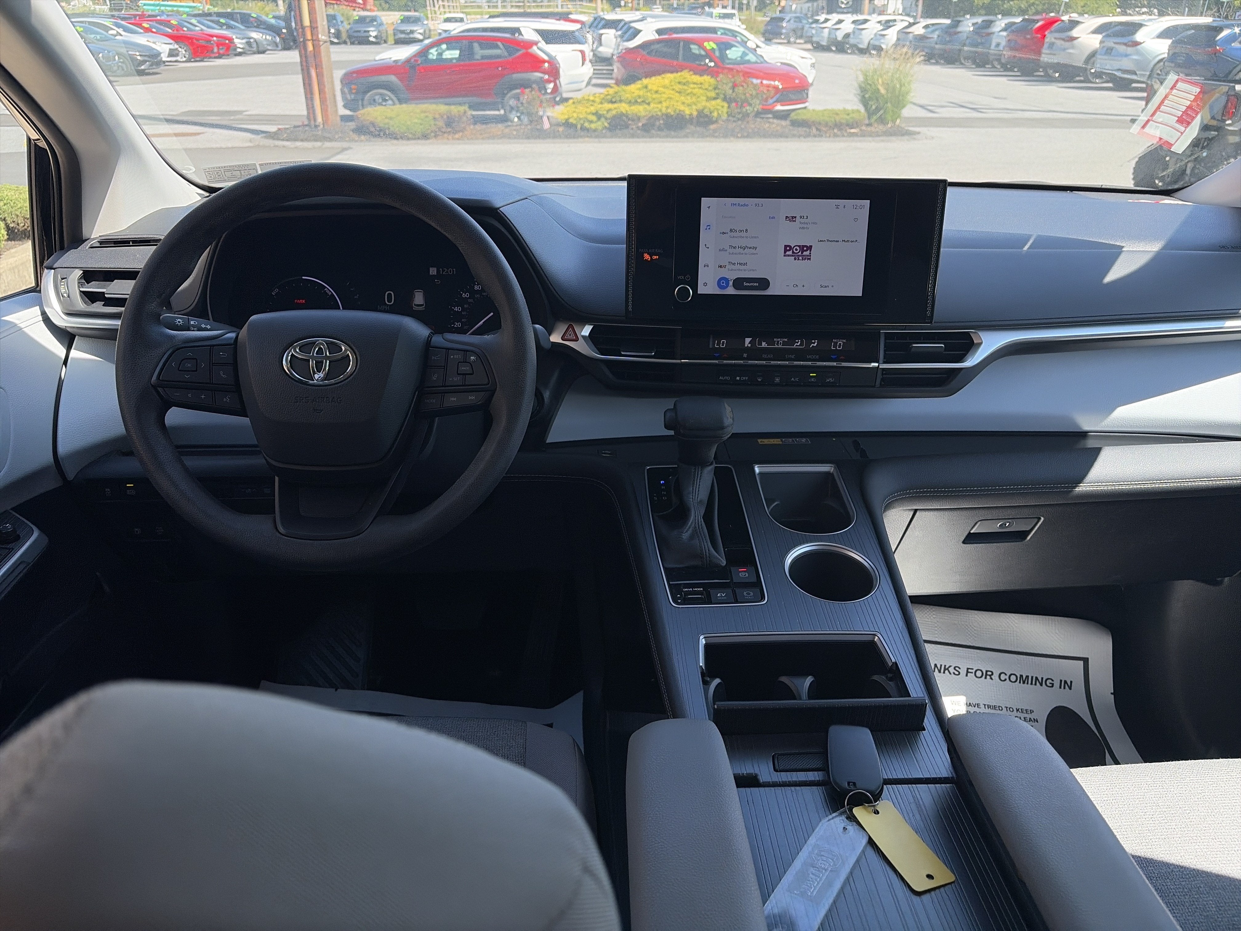 2025 Toyota Sienna LE