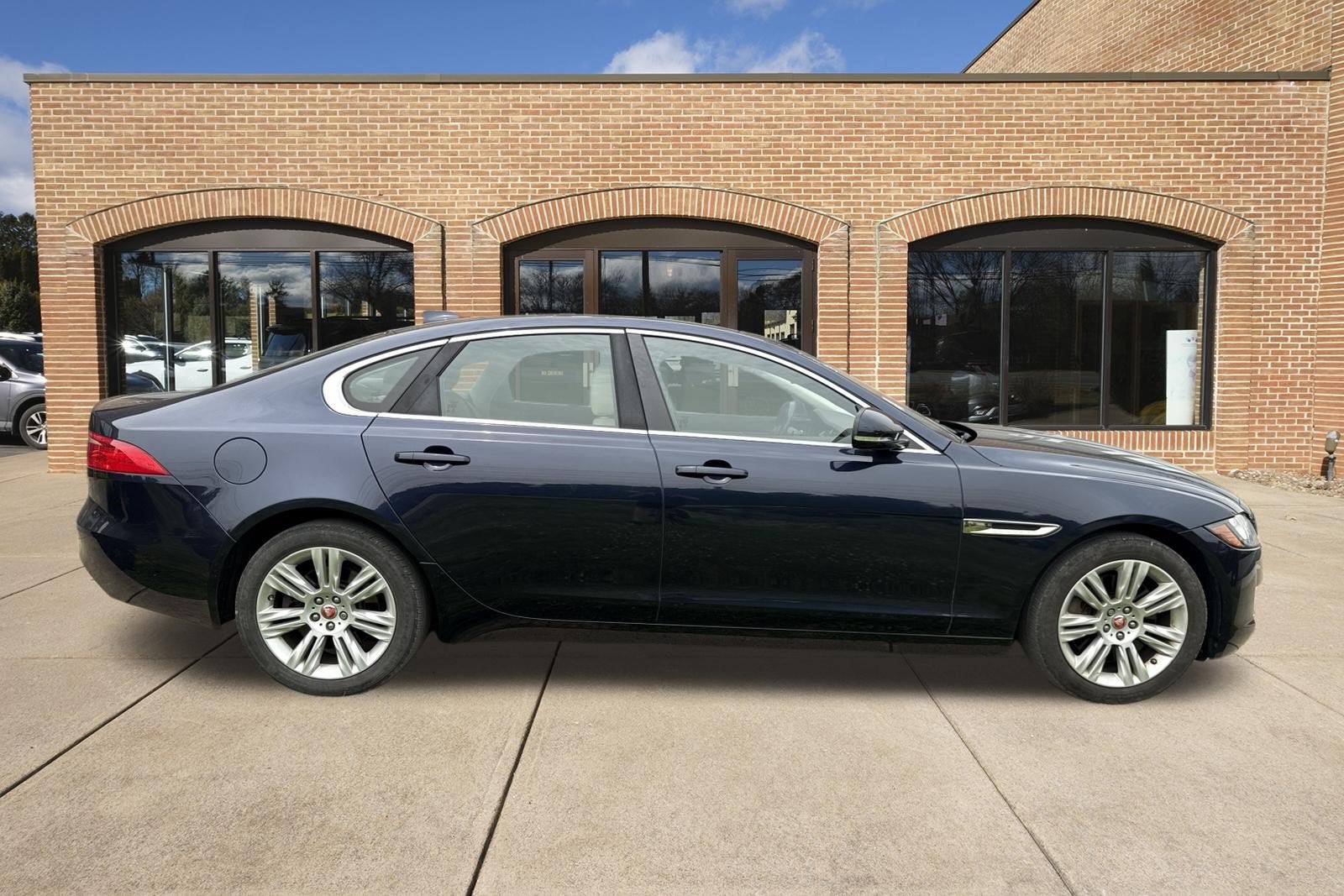 2017 Jaguar XF 35t Premium